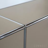 USMハラー（ユーエスエムハラー） / Cabinet（キャビネット） / W1523×D373×H1090mm / ドロップダウンドア×4 エクステンションシェルフ×2 ケーブルカットアウト（コンセント穴×1） / USMベージュ