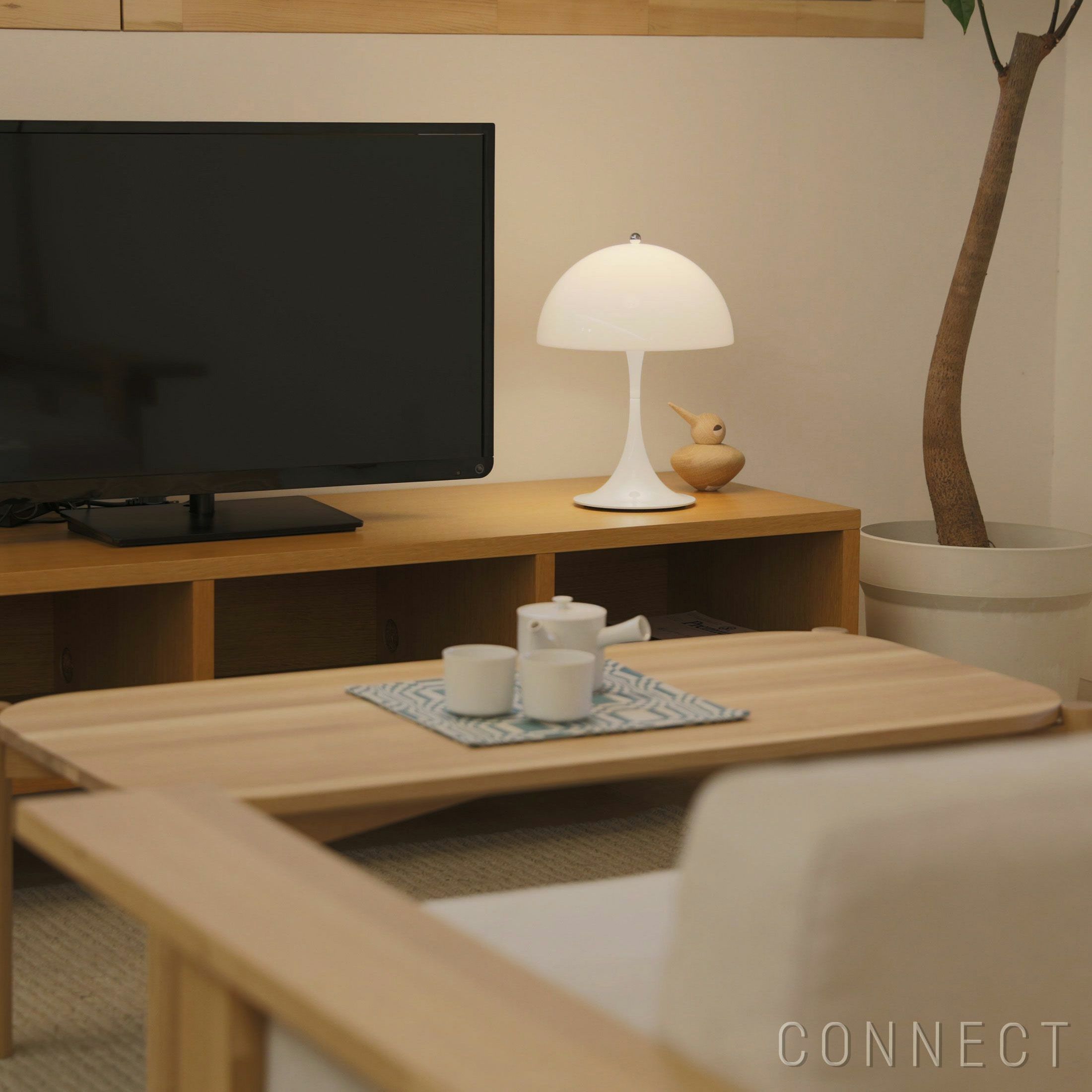 Louis Poulsen（ルイスポールセン） / Panthella 250 Portable（パンテラ 250 ポータブル） / オパール / 全4色 / テーブルランプ