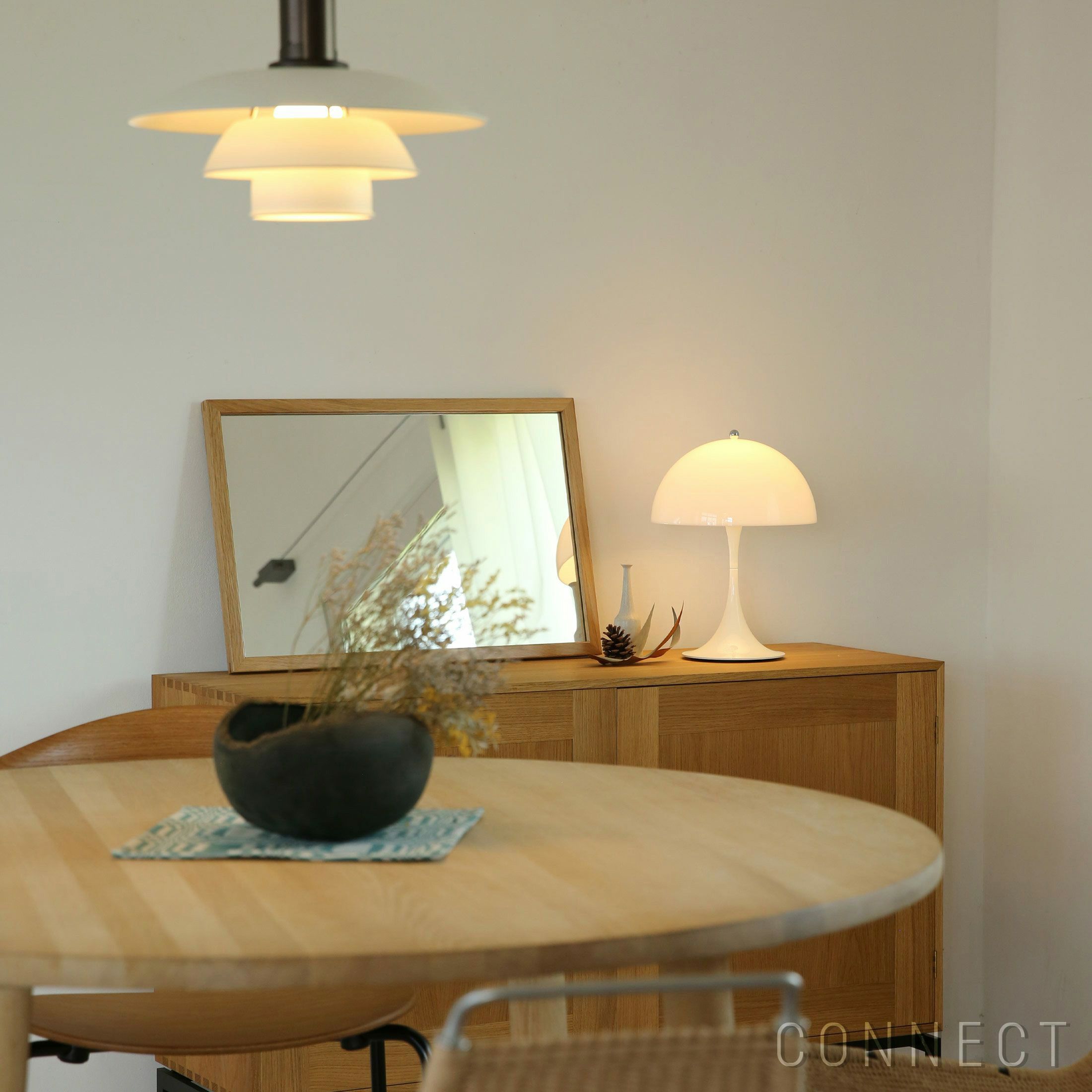 Louis Poulsen（ルイスポールセン） / Panthella 250 Portable（パンテラ 250 ポータブル） / オパール / 全4色 / テーブルランプ