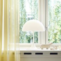 Louis Poulsen（ルイスポールセン） / Panthella 320 Table Lamp（パンテラ 320 テーブルランプ） / 全2色 / テーブルランプ