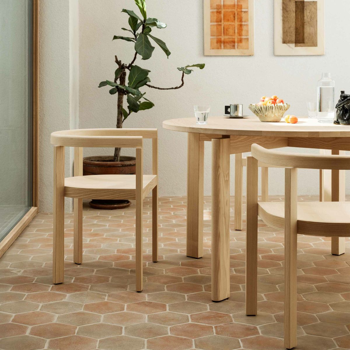 FRITZ HANSEN / AFTER（アフター） / MA400 / アッシュ（無垢材） / φ120cm / ダイニングテーブル