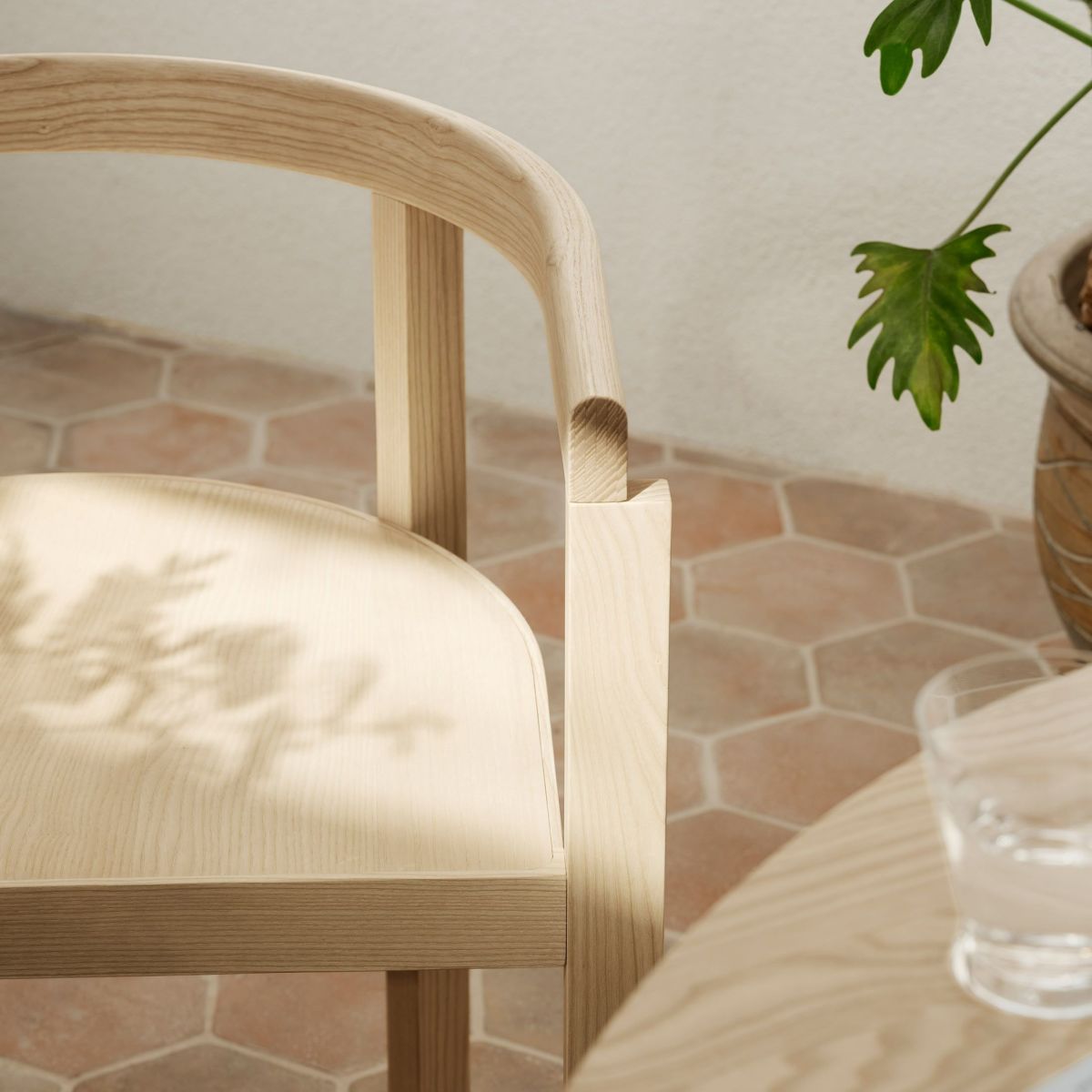 FRITZ HANSEN / AFTER（アフター） / ダイニングセット（チェア4脚＋テーブル） / アッシュ（無垢材・オイル仕上げ）《シートクッション4個プレゼント》