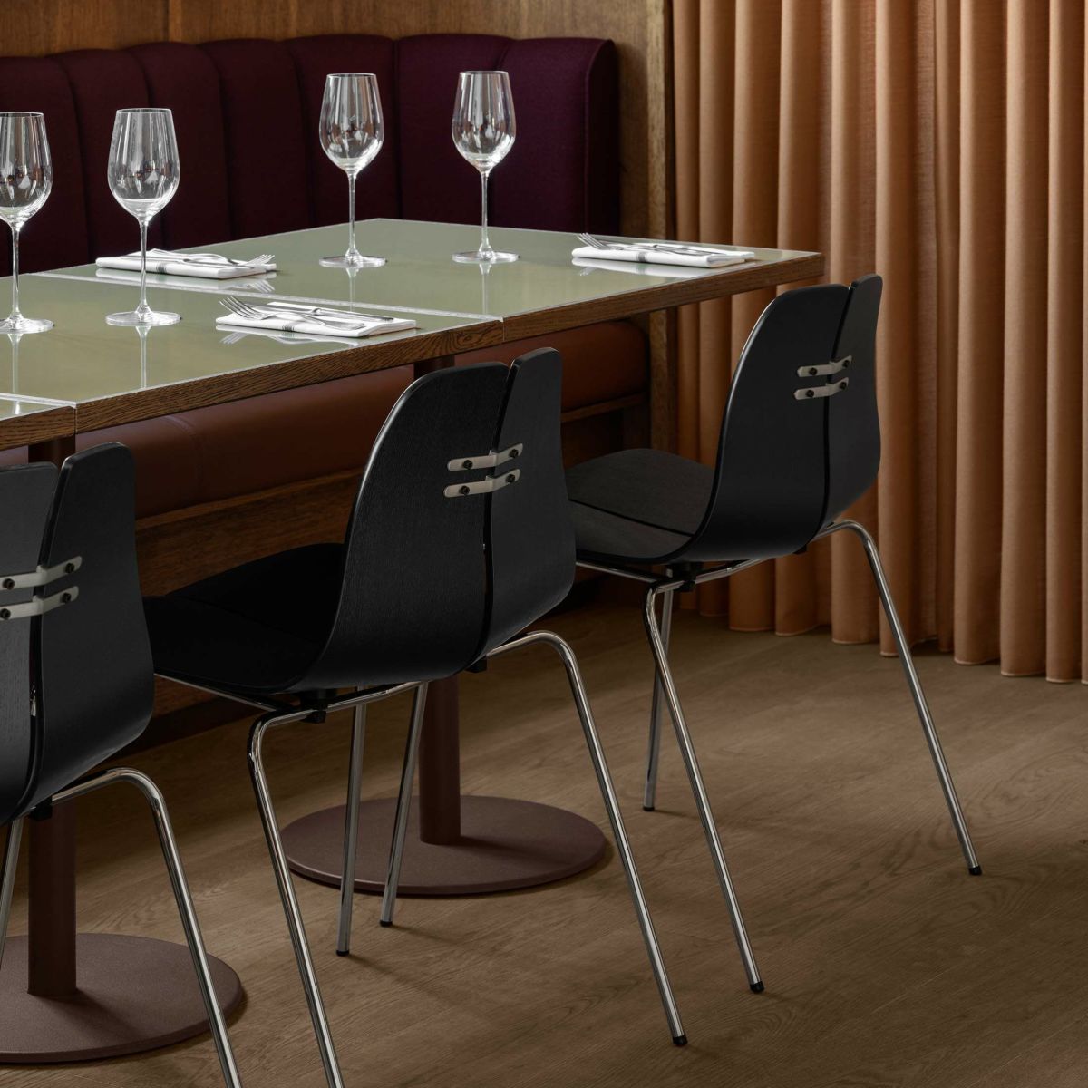 FRITZ HANSEN / PK3（ピーケー3） / ブラック / スチールベース（クローム仕上げ） / チェア