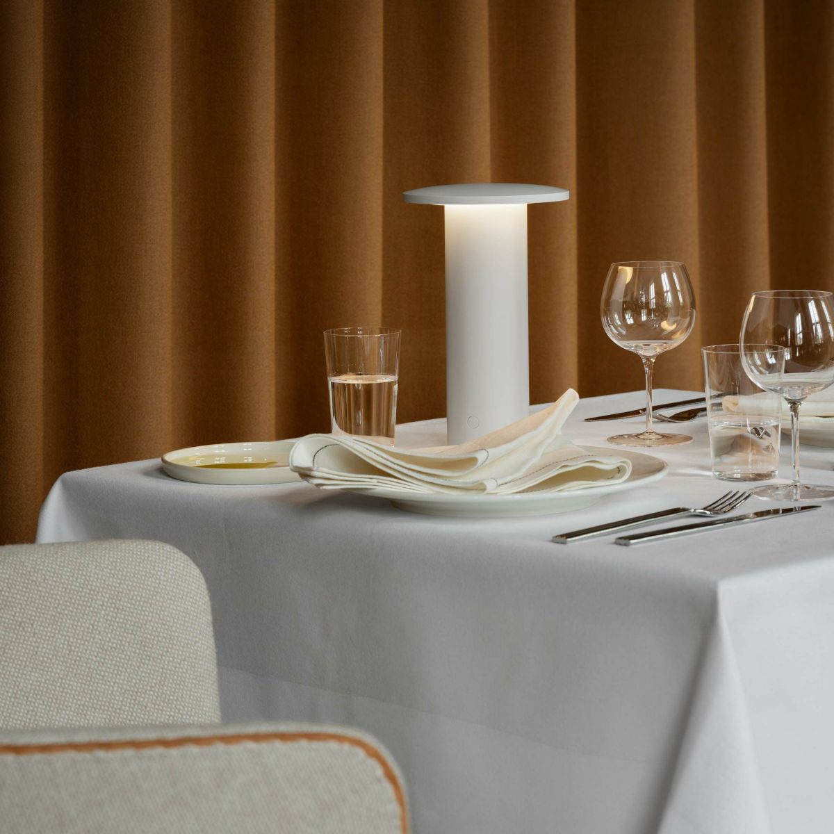 FRITZ HANSEN（フリッツ・ハンセン） / SOLAE（ソラエ） / ホワイト / テーブルランプ