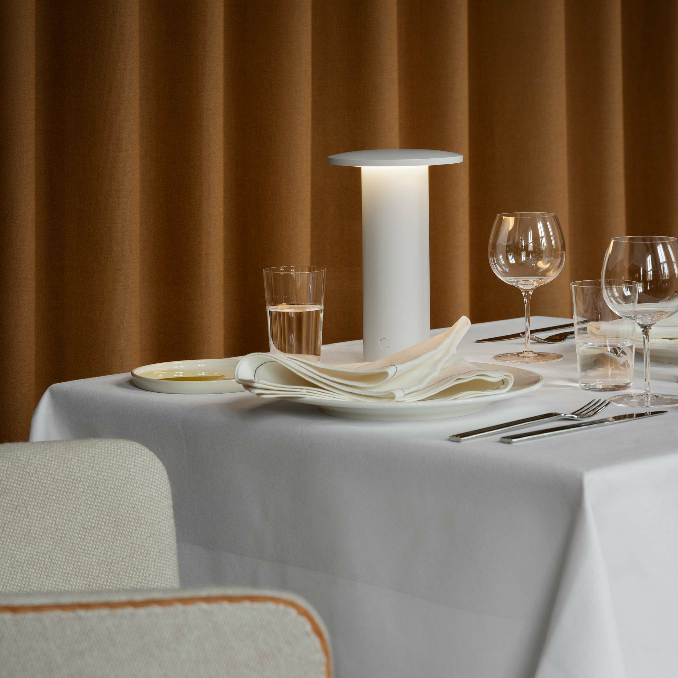 FRITZ HANSEN（フリッツ・ハンセン） / SOLAE（ソラエ） / ホワイト / テーブルランプ