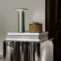 FRITZ HANSEN（フリッツ・ハンセン） / SOLAE（ソラエ） / ライトグリーン（アルマイト仕上げ） / テーブルランプ