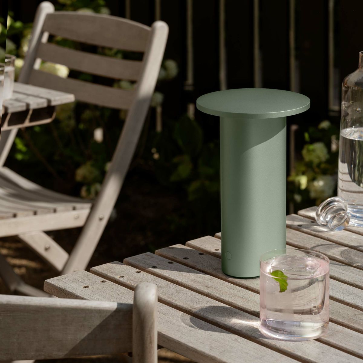 FRITZ HANSEN（フリッツ・ハンセン） / SOLAE（ソラエ） / ライトグリーン（アルマイト仕上げ） / テーブルランプ