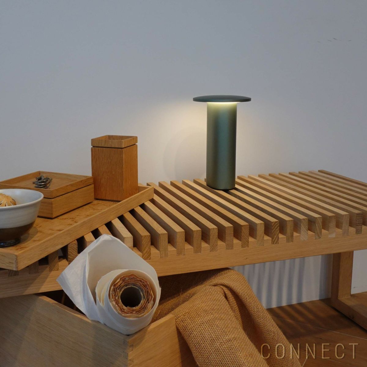 FRITZ HANSEN（フリッツ・ハンセン） / SOLAE（ソラエ） / ライトグリーン（アルマイト仕上げ） / テーブルランプ