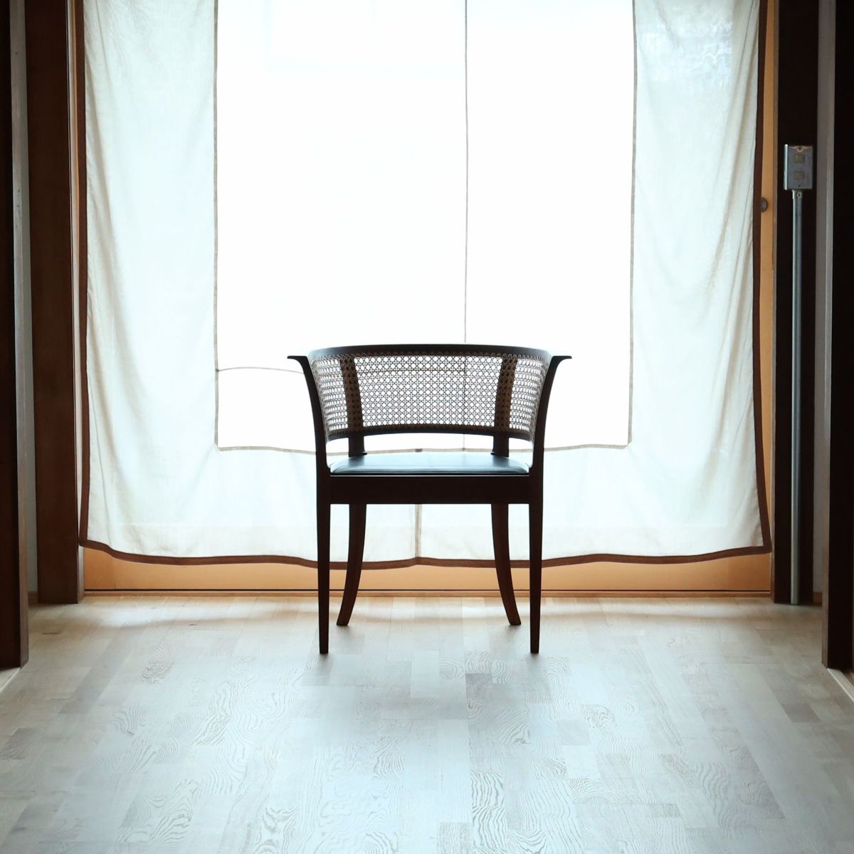 CARL HANSEN & SON （カール・ハンセン＆サン） / KK96620 THE FAABORG CHAIR（フォーボーチェア） / マホガニー材・オイル仕上げ / Goat leather（山羊革）Black