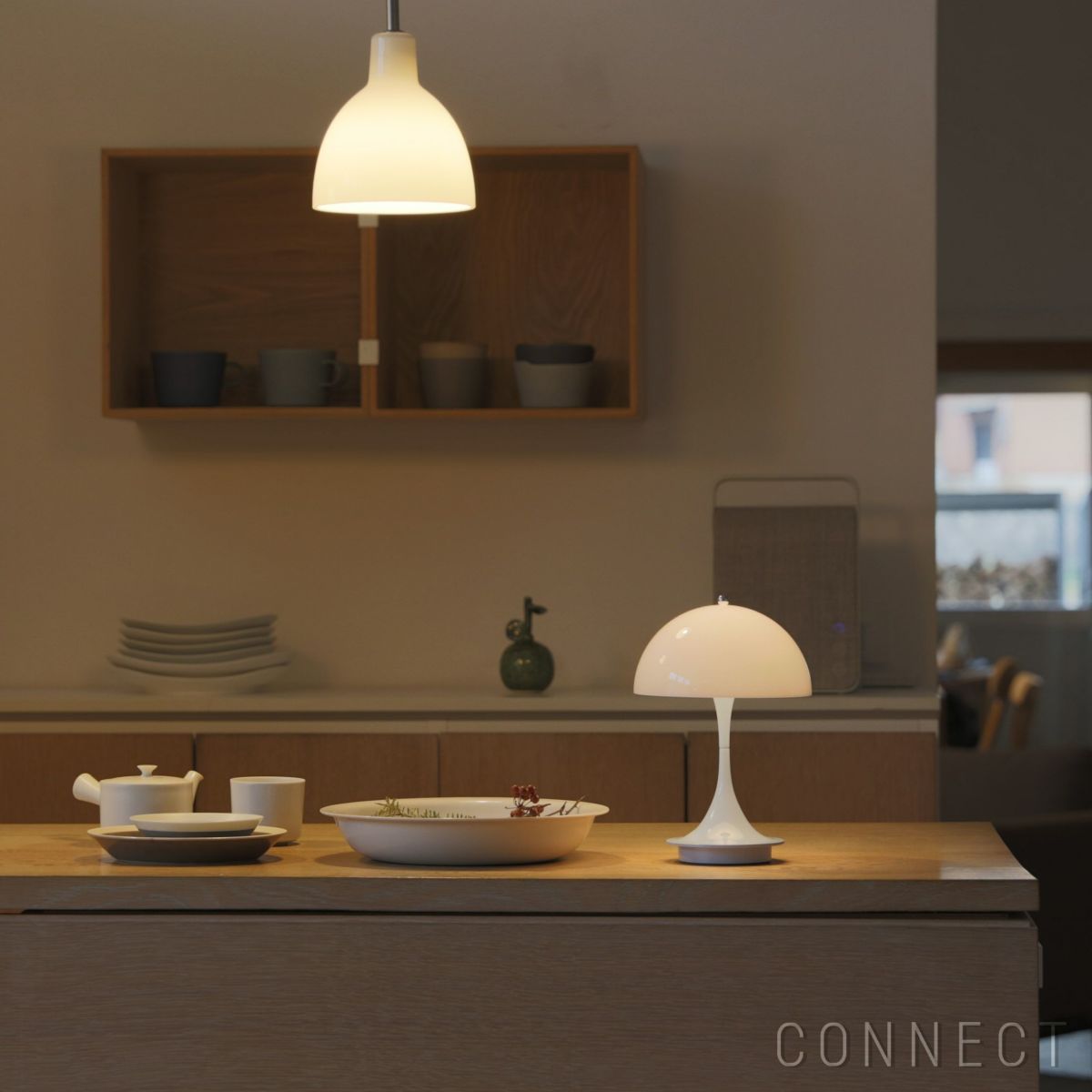 Louis Poulsen（ルイスポールセン） / Panthella 160 Portable V3（パンテラ 160 ポータブル） / オパール / 全2色 / テーブルランプ