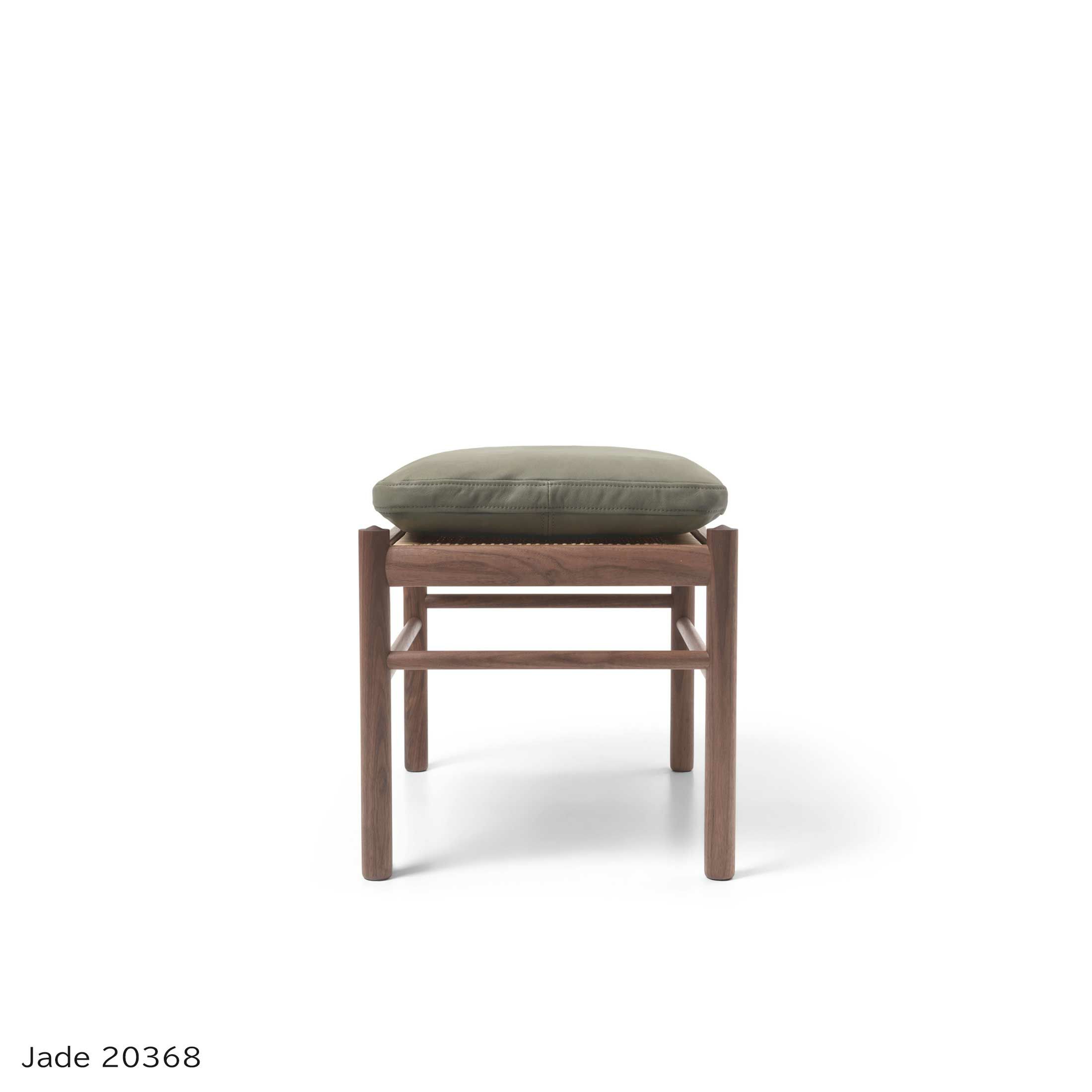 CARL HANSEN & SON （カール・ハンセン＆サン） / OW149F COLONIAL FOOTSTOOL（コロニアルフットスツール） / ウォルナット材・オイル仕上げ / ソーレンセンレザー TERRA