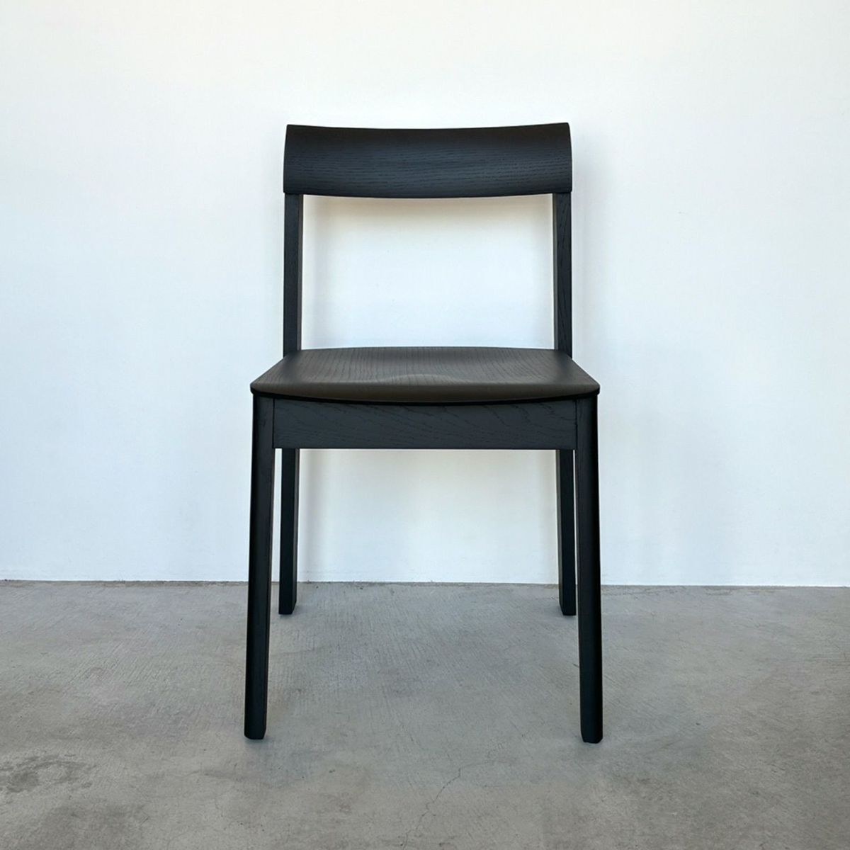 【アウトレット】FORM & REFINE（フォーム&リファイン） / Blueprint Chair（ブループリントチェア） / Black Stained Oak（オーク ブラックステイン仕上げ） / チェア