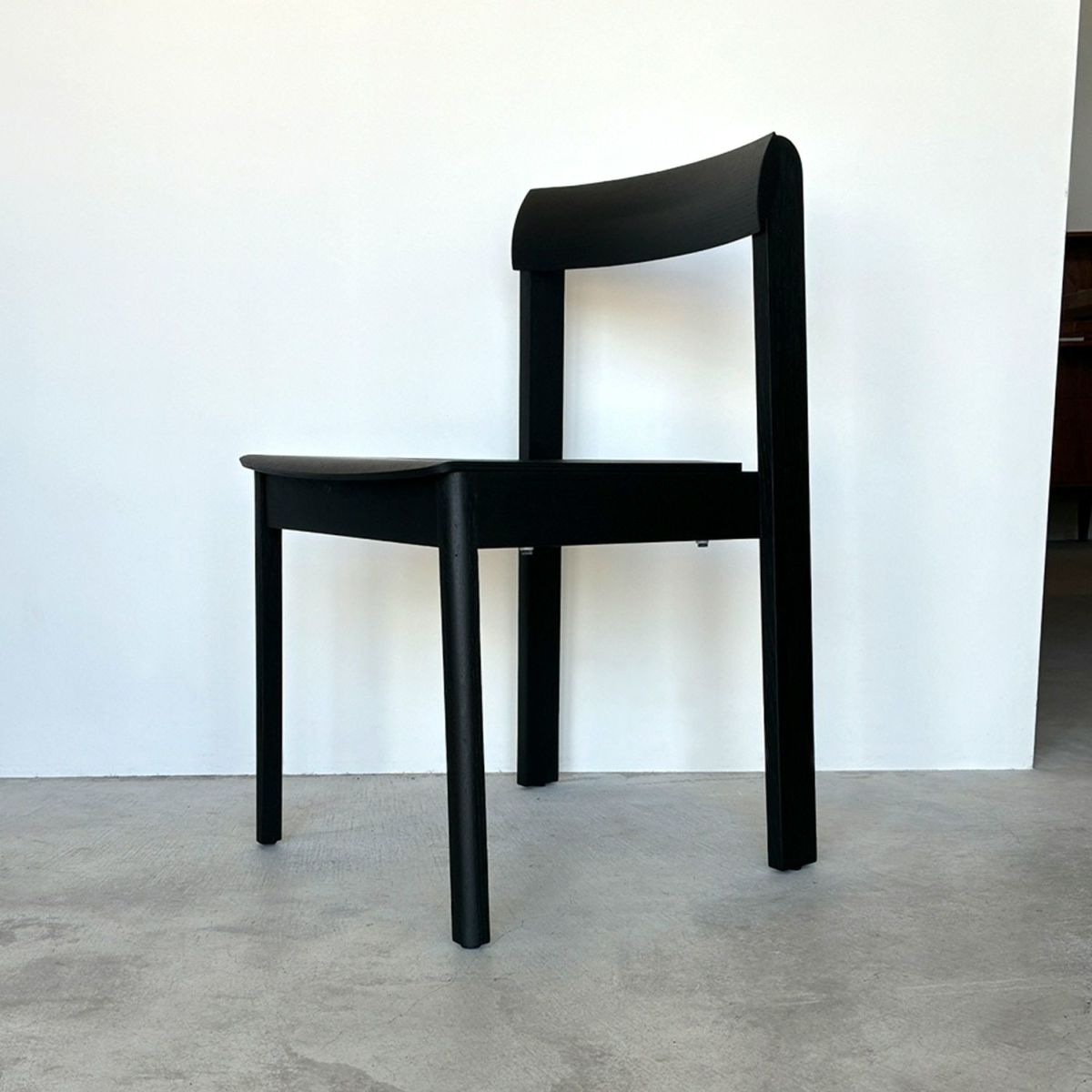【アウトレット】FORM & REFINE（フォーム&リファイン） / Blueprint Chair（ブループリントチェア） / Black Stained Oak（オーク ブラックステイン仕上げ） / チェア