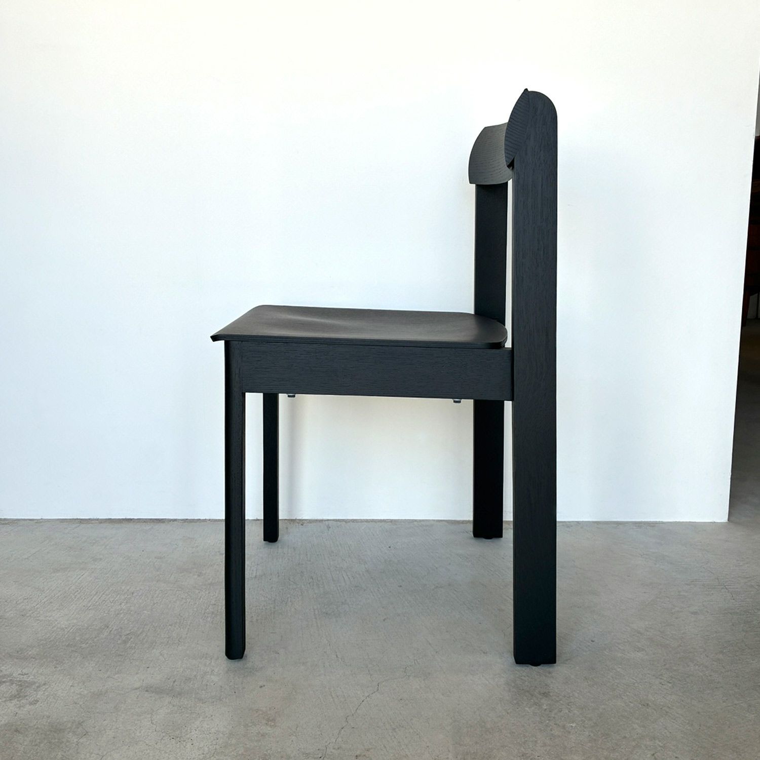 【アウトレット】FORM & REFINE（フォーム&リファイン） / Blueprint Chair（ブループリントチェア） / Black Stained Oak（オーク ブラックステイン仕上げ） / チェア