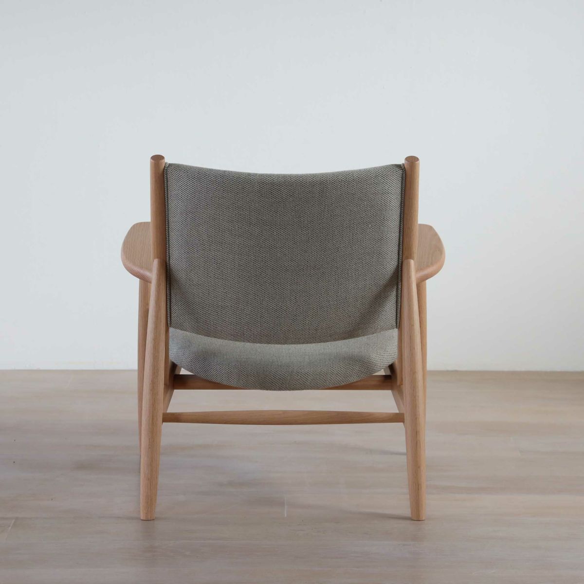 【ジャパンディセット】ARIAKE（アリアケ） / Summit Lounge Chair（サミット ラウンジチェア）/ Oak Natural / Molly 114+ Paperwood Side Table（ペーパーウッド サイドテーブル）/ Oak Natural