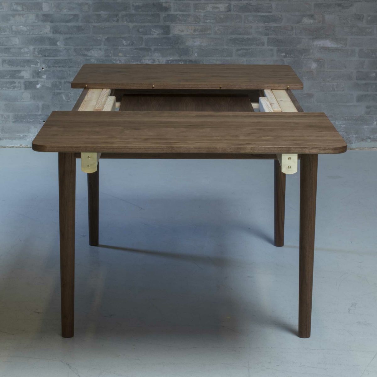 HOUSE OF FINN JUHL（ハウス・オブ・フィンユール） / BOVIRKE TABLE W/EXTENSHION（ボビルケテーブル） / ウォルナット材・オイル仕上げ / 伸長式