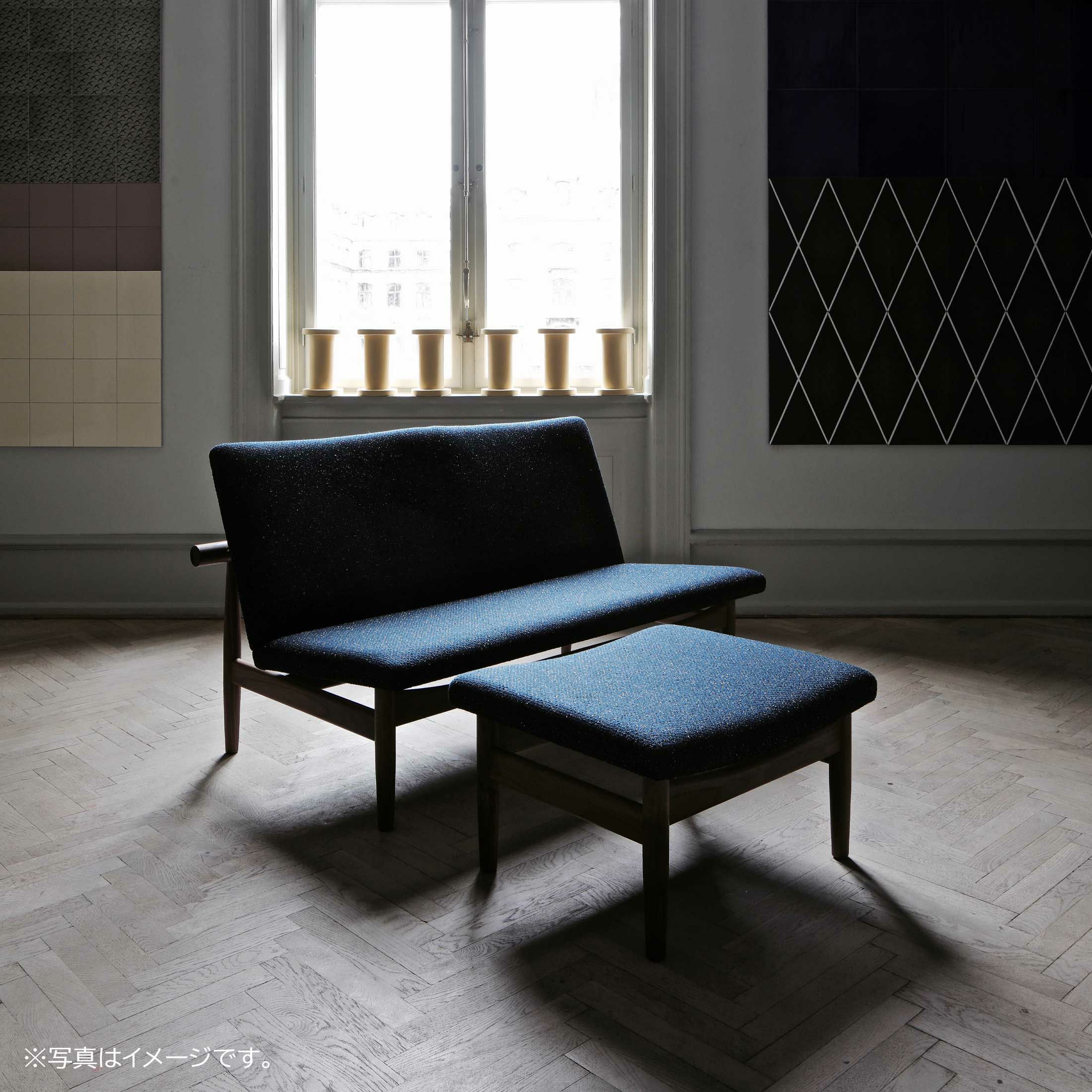 HOUSE OF FINN JUHL（ハウス・オブ・フィンユール） / JAPAN FOOTSTOOL（ジャパンフットスツール） / ウォルナット材・オイル仕上げ / SAHCO（サコ）Nalia 990