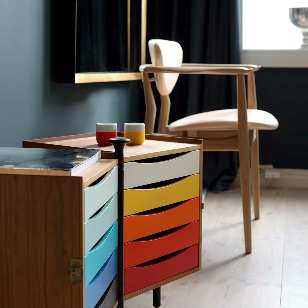 HOUSE OF FINN JUHL（ハウス・オブ・フィンユール） / GLOVE CABINET（グローブキャビネット） / チェリー材・オイル仕上げ / 引き出し付き（WARM AND COLD）