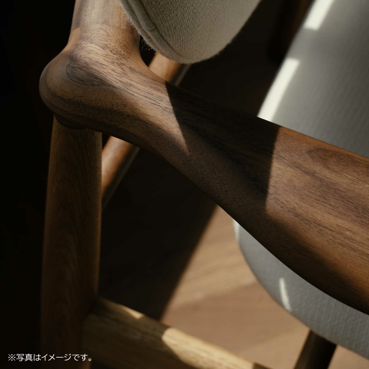 HOUSE OF FINN JUHL（ハウス・オブ・フィンユール） / 48 SOFA BENCH / ウォルナット材・オイル仕上げ・レザー（Vegetal Nature） / ベンチ