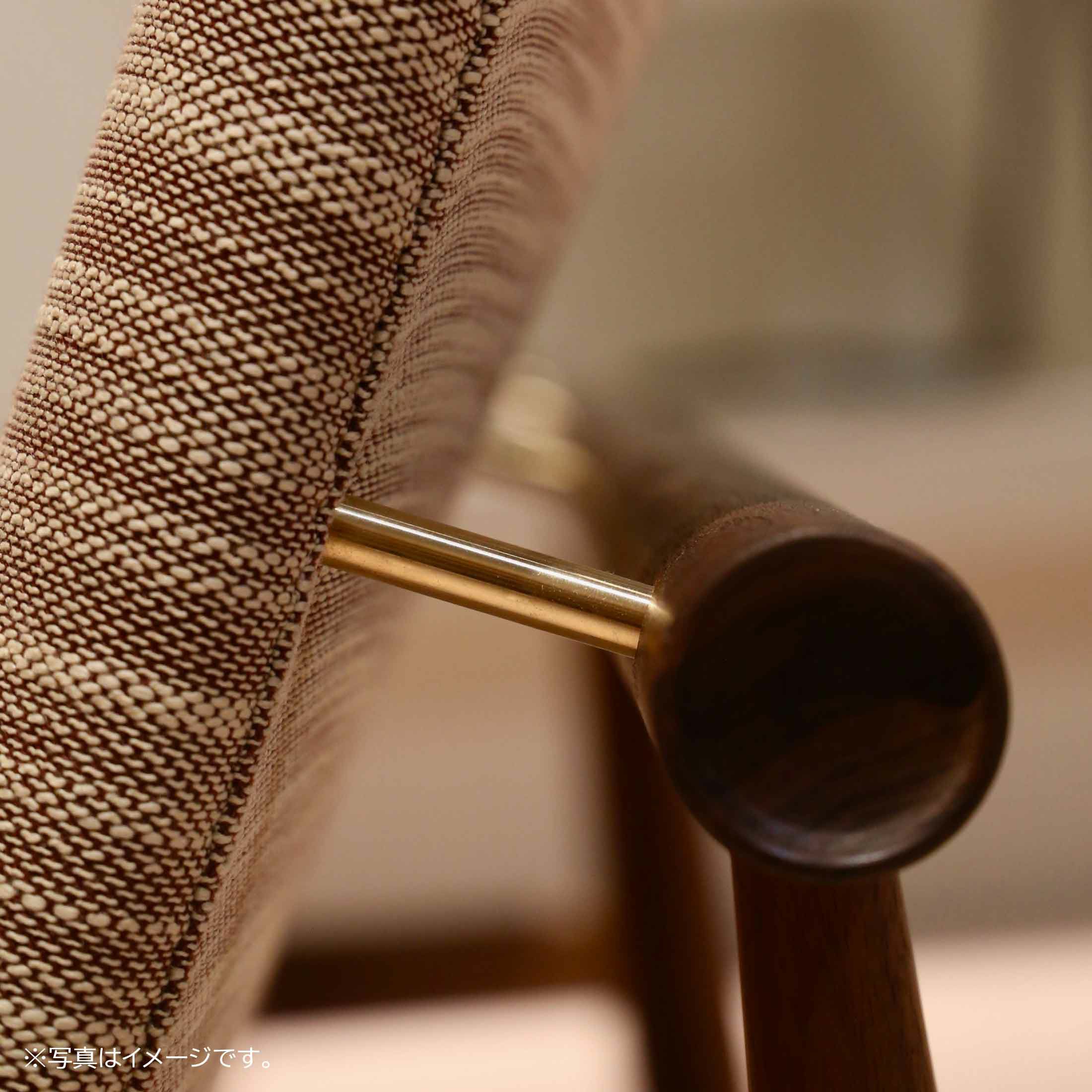 HOUSE OF FINN JUHL（ハウス・オブ・フィンユール） / JAPAN SOFA 3 SEATER（ジャパンソファ 3シーター） / ウォルナット材・オイル仕上げ / Watercolour（Cast Iron）