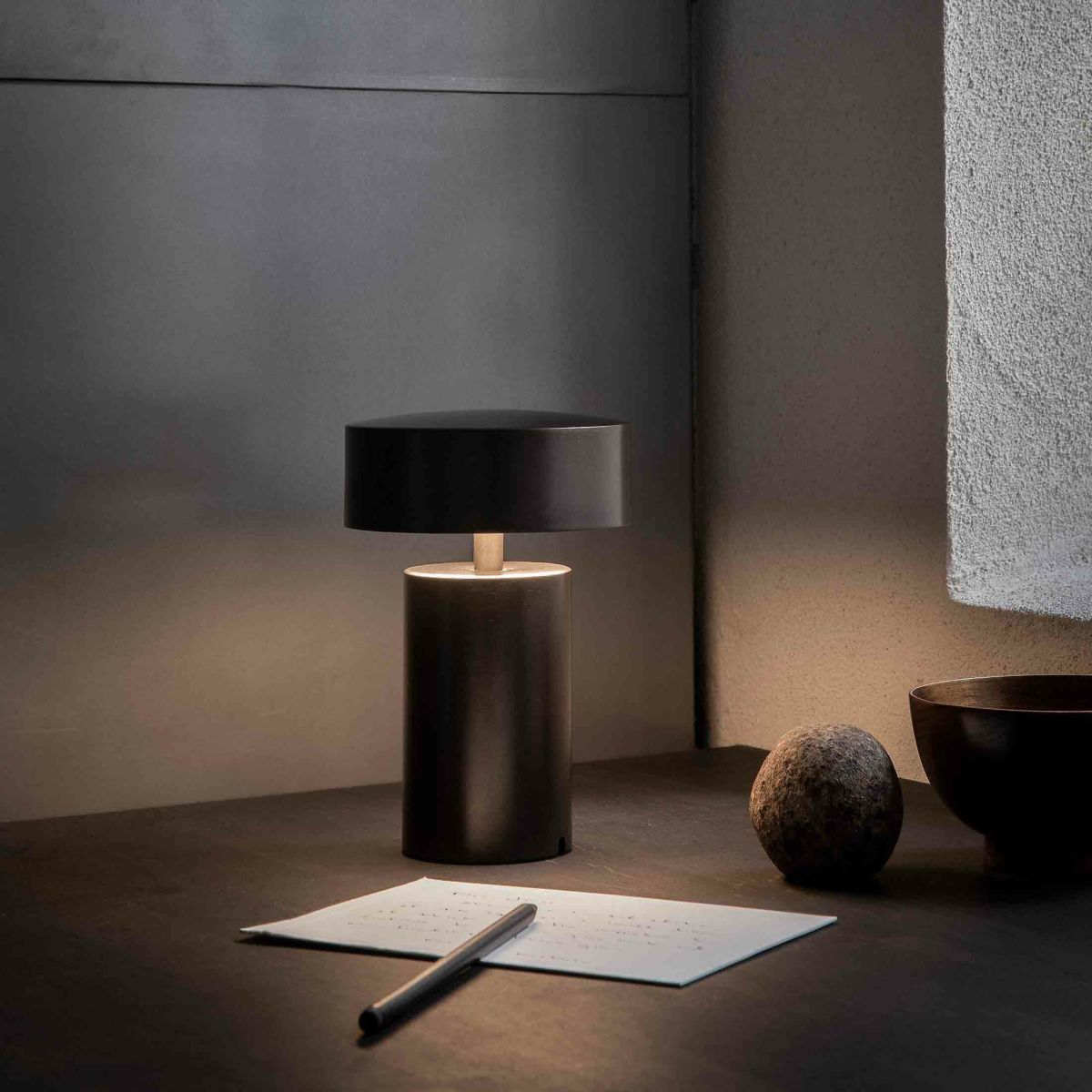 Audo Copenhagen（オドー・コペンハーゲン） / COLUMN PORTABLE LAMP（コラムポータブルランプ） / 全2色 / Table Lamp《レビュー特典付》