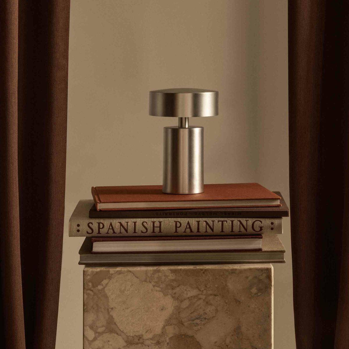 Audo Copenhagen（オドー・コペンハーゲン） / COLUMN PORTABLE LAMP（コラムポータブルランプ） / 全2色 / Table Lamp《レビュー特典付》