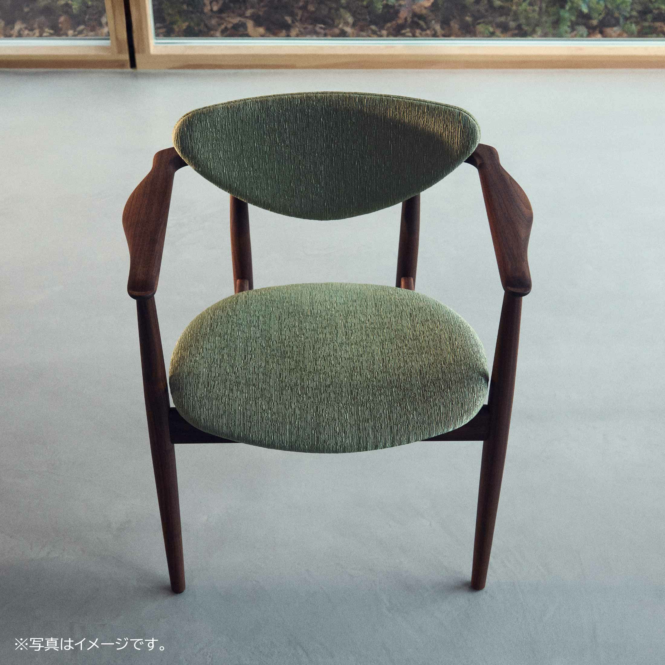 HOUSE OF FINN JUHL（ハウス・オブ・フィンユール） / 109 CHAIR / ウォルナット材・オイル仕上げ / SAHCO（サコ）Beda 970 / アームチェア