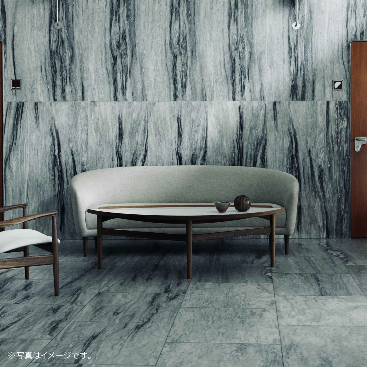 HOUSE OF FINN JUHL（ハウス・オブ・フィンユール） / LITTLE MOTHER SOFA 3 SEATER（リトルマザーソファ 3シーター） / ウォルナット材・オイル仕上げ / Hallingdal 113（ハリンダル）