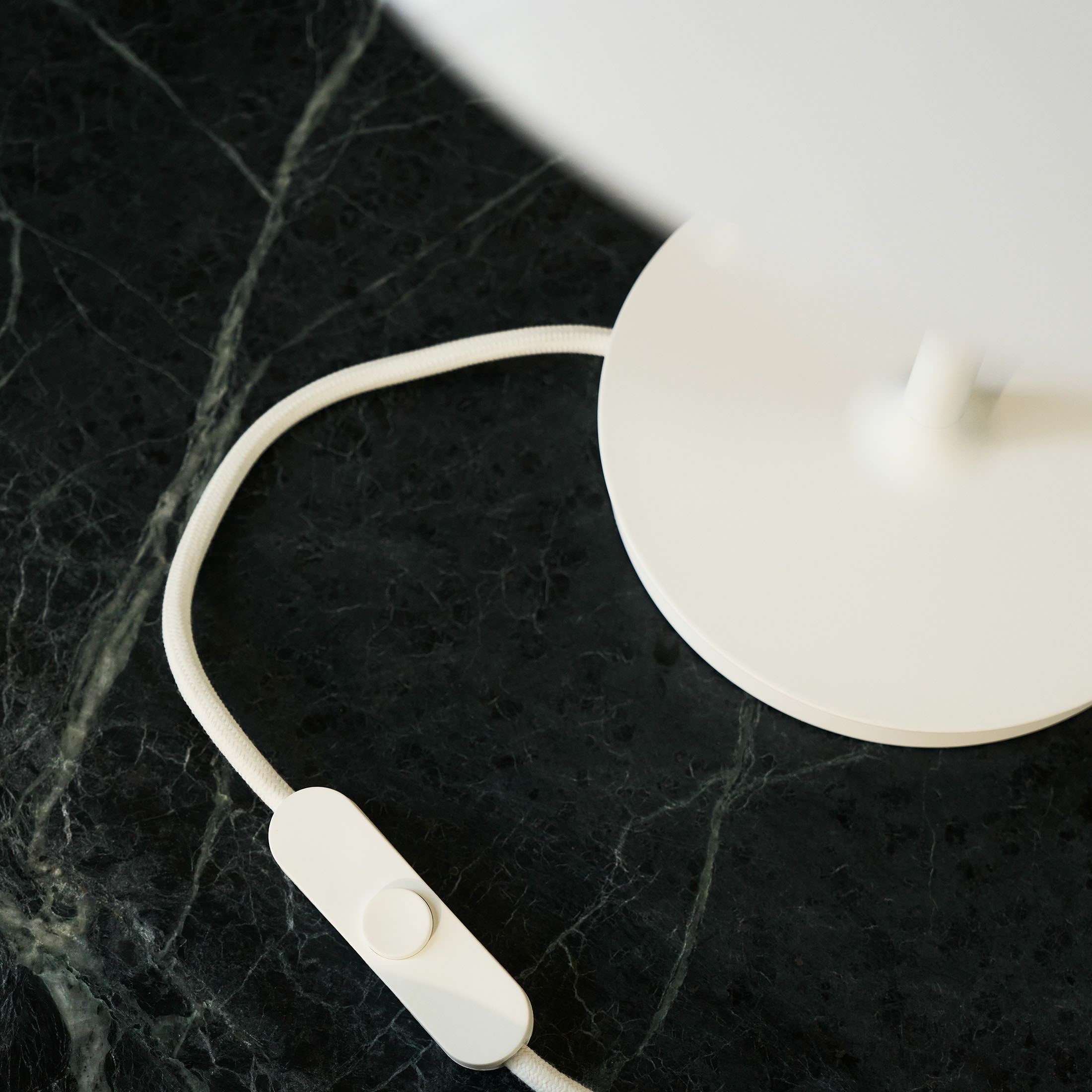 Louis Poulsen（ルイスポールセン） / PH 80 Table Lamp（PH 80 テーブルランプ） / 全2色 / テーブルランプ