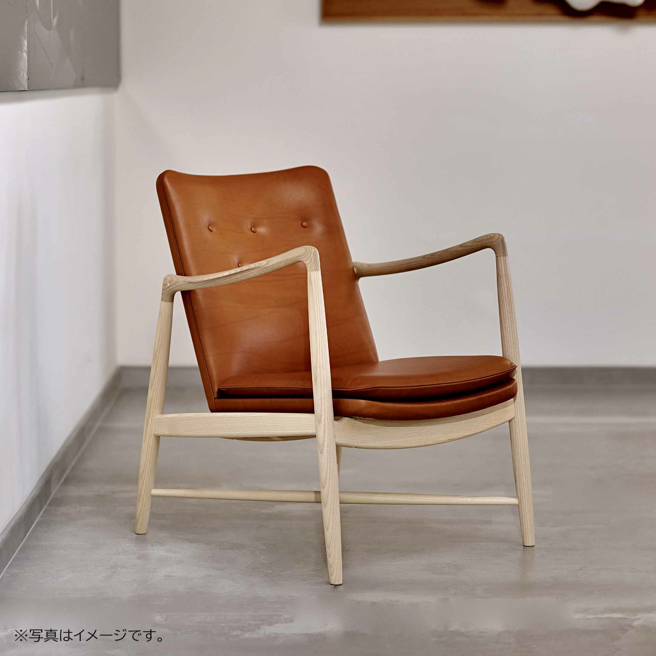 HOUSE OF FINN JUHL（ハウス・オブ・フィンユール） / FIREPLACE CHAIR（ファイアープレイスチェア） / ウォルナット材・オイル仕上げ・エレガンスレザー（Elegance Black） / ラウンジチェア