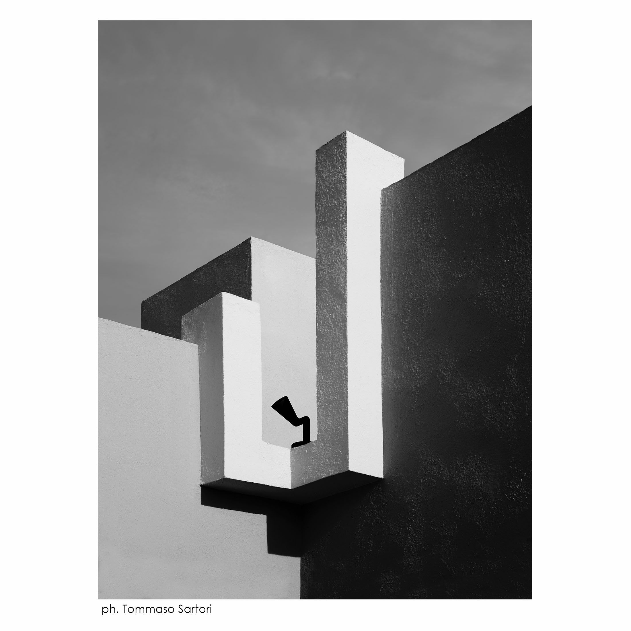 FLOS（フロス） / BELVEDERE SPOT F1（ベルヴェデーレ スポット） / H180 / 3000K / 全5色 / 庭園灯