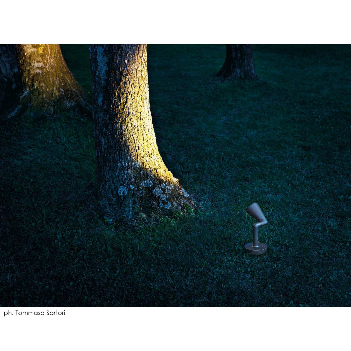 FLOS（フロス） / BELVEDERE SPOT F1（ベルヴェデーレ スポット） / H180 / 3000K / 全5色 / 庭園灯