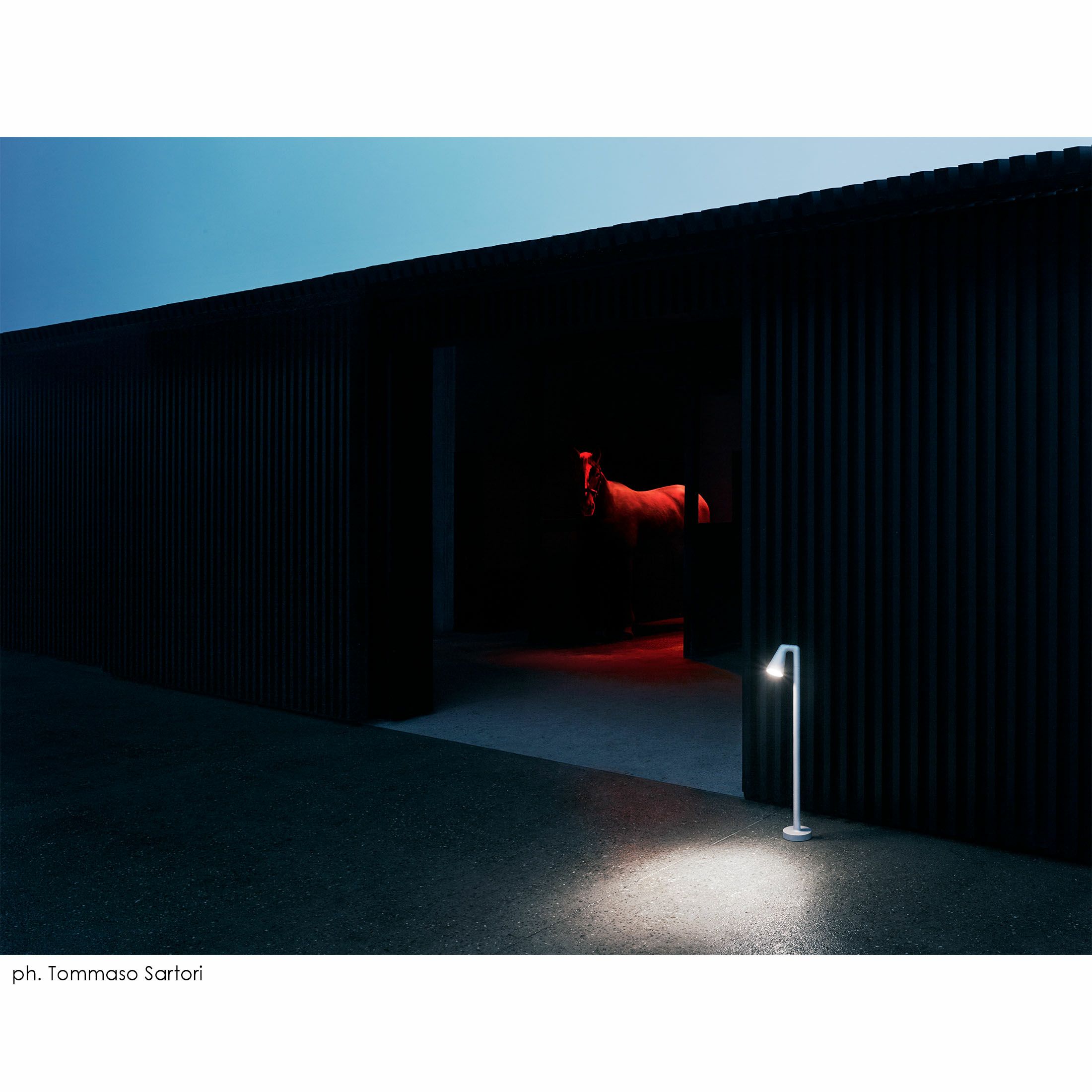 FLOS（フロス） / BELVEDERE SPOT F2（ベルヴェデーレ スポット） / H600 / 3000K / 全5色 / 庭園灯