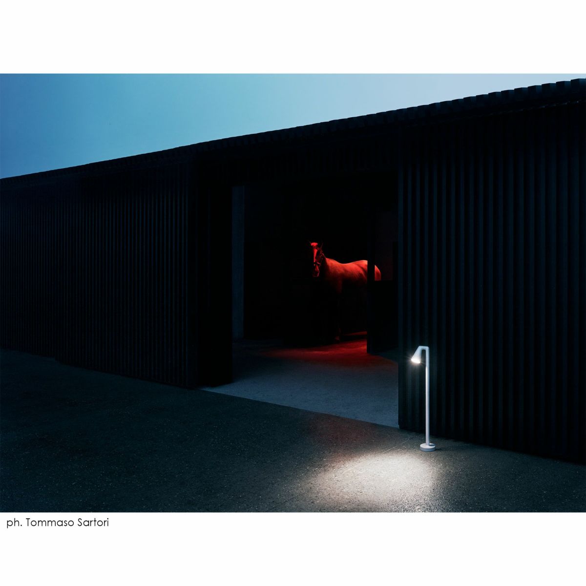 FLOS（フロス） / BELVEDERE SPOT F2（ベルヴェデーレ スポット） / H600 / 3000K / 全5色 / 庭園灯