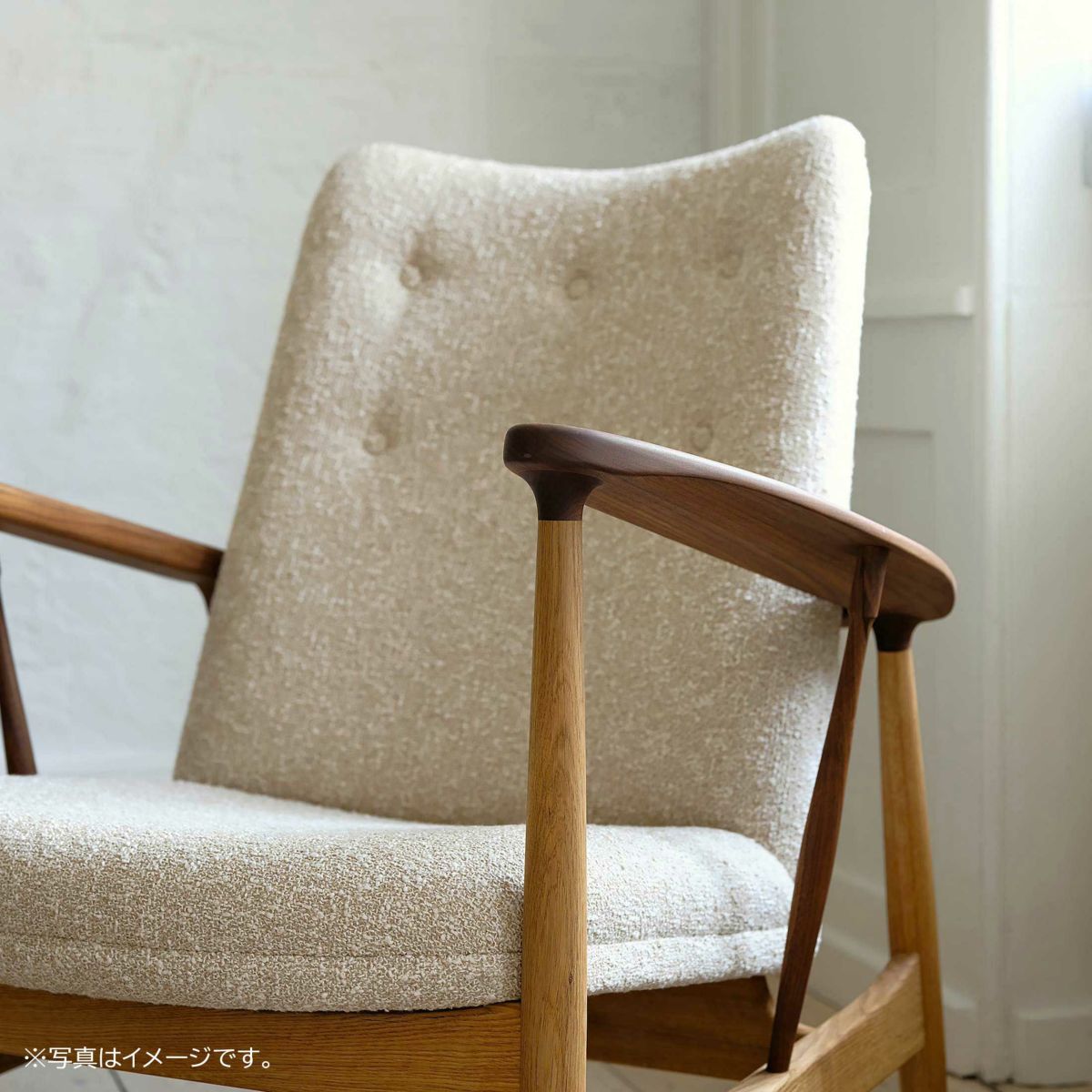 HOUSE OF FINN JUHL（ハウス・オブ・フィンユール） / KETTELHUT CHAIR（ケッテルハットチェア） / オーク材・ウォルナット材・オイル仕上げ / Sahco Zero（ゼロ）001