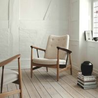 HOUSE OF FINN JUHL（ハウス・オブ・フィンユール） / KETTELHUT CHAIR（ケッテルハットチェア） / オーク材・ウォルナット材・オイル仕上げ / Sahco Zero（ゼロ）001