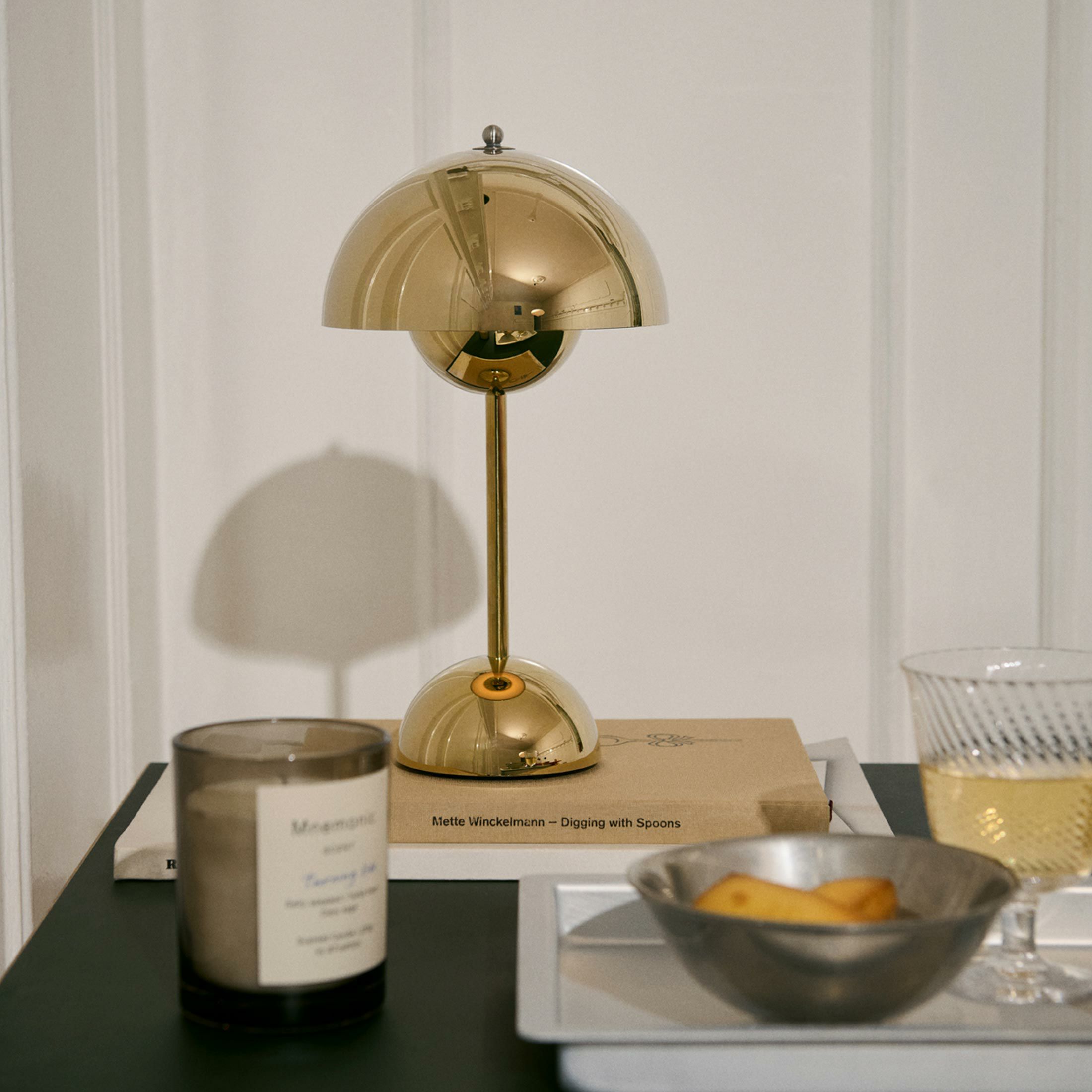 &Tradition（アンドトラディション） / Flowerpot Portable VP9 MG（フラワーポット ポータブル VP9 MG） / 全2色 / テーブルランプ