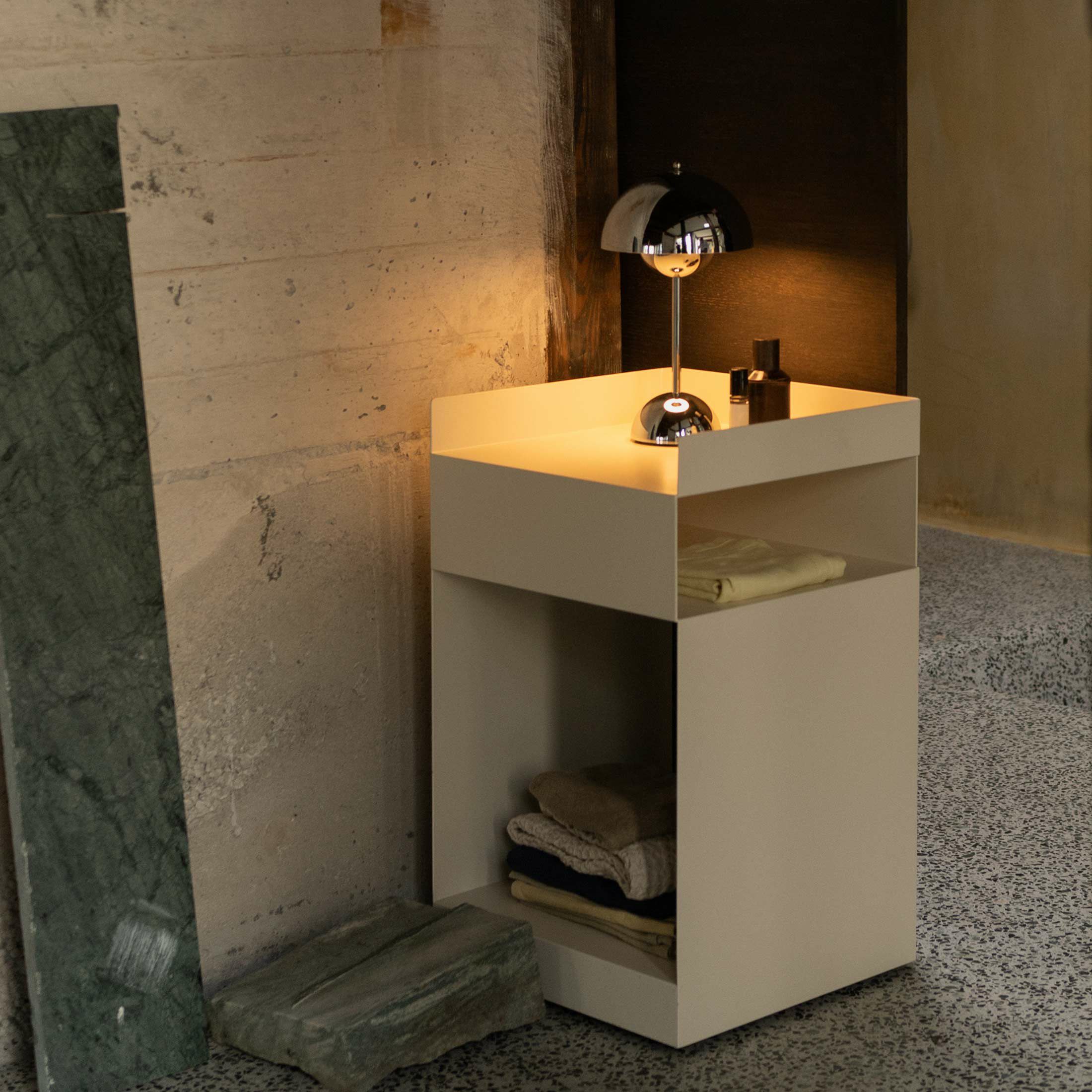 &Tradition（アンドトラディション） / Flowerpot Portable VP9 MG（フラワーポット ポータブル VP9 MG） / 全2色 / テーブルランプ