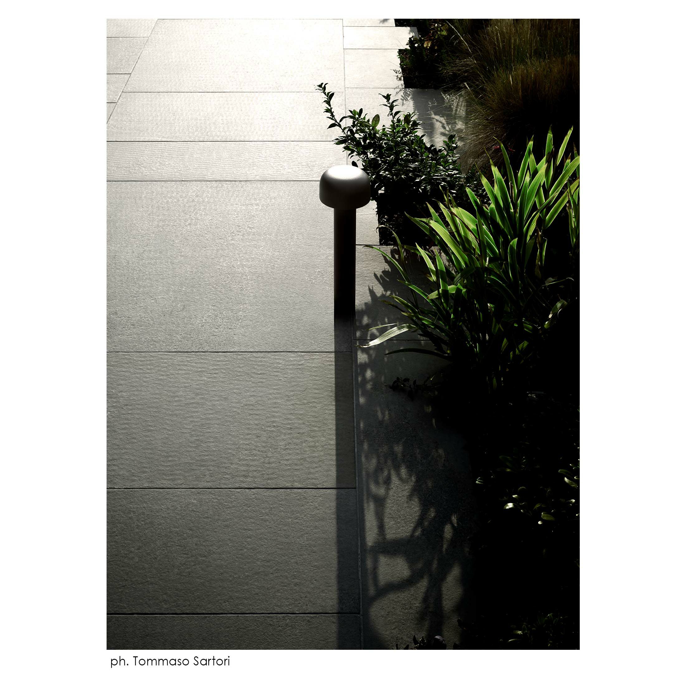 FLOS（フロス） / BELLHOP BOLLARD 380（ベルホップ ボラード） / H380 / 3000K / 全6色 / 庭園灯