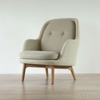 FRITZ HANSEN（フリッツ・ハンセン） / FRI（フリチェア） / ウッドベース / Sunniva（スニバ）233 ライトベージュ×Moss（モス）0019 / ラウンジチェア