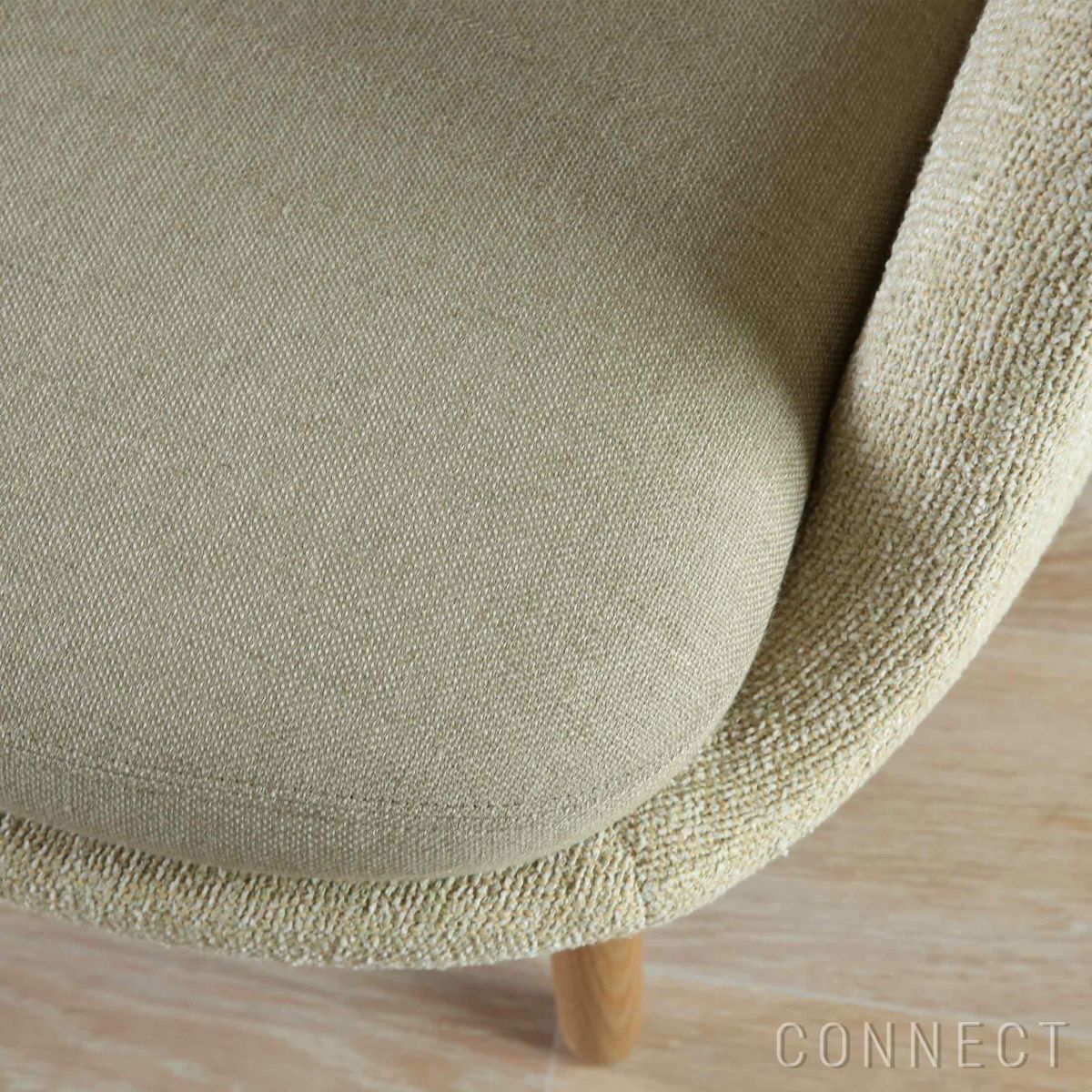 FRITZ HANSEN（フリッツ・ハンセン） / FRI（フリチェア） / ウッドベース / Sunniva（スニバ）233 ライトベージュ×Moss（モス）0019 / ラウンジチェア