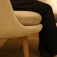 FRITZ HANSEN（フリッツ・ハンセン） / FRI（フリチェア） / ウッドベース / Sunniva（スニバ）233 ライトベージュ×Moss（モス）0019 / ラウンジチェア