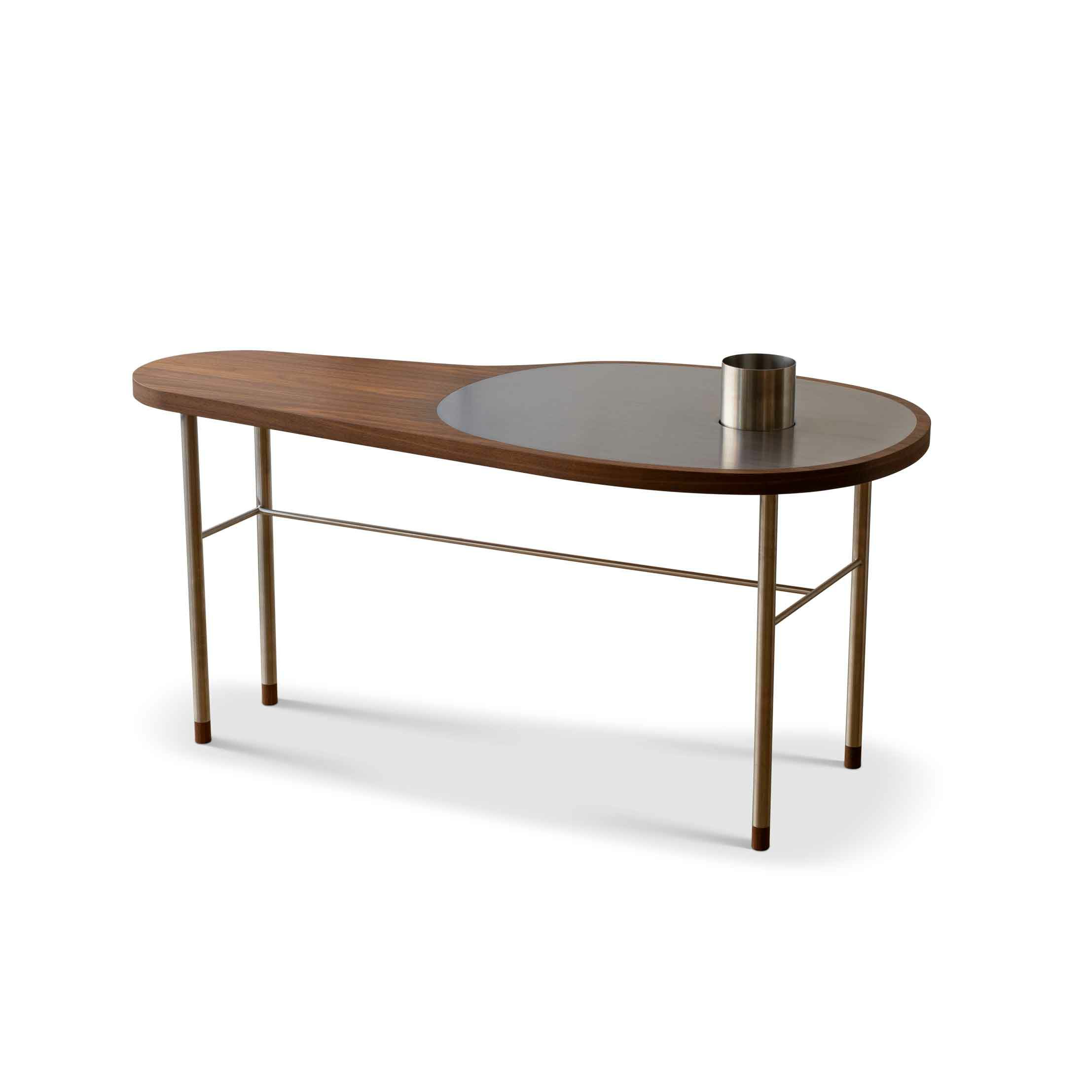 HOUSE OF FINN JUHL（ハウス・オブ・フィンユール） / ROSS COFFEE TABLE（トレイテーブル） / ウォルナット材・オイル仕上げ / コーヒーテーブル