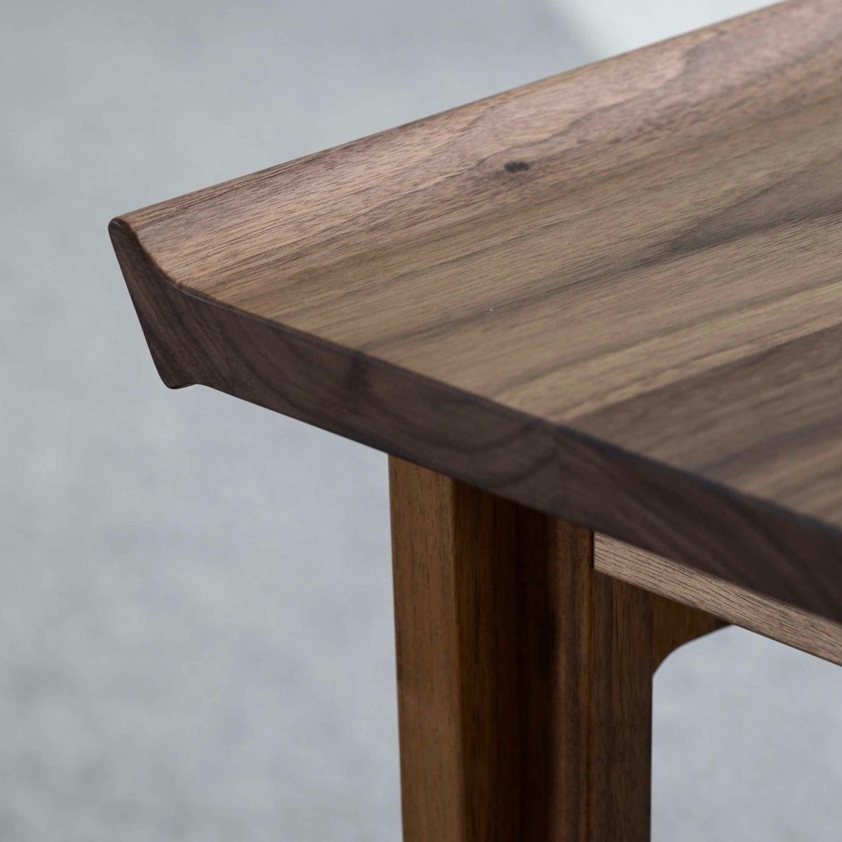 HOUSE OF FINN JUHL（ハウス・オブ・フィンユール） / 500 TABLE / ウォルナット材・オイル仕上げ / コーヒーテーブル