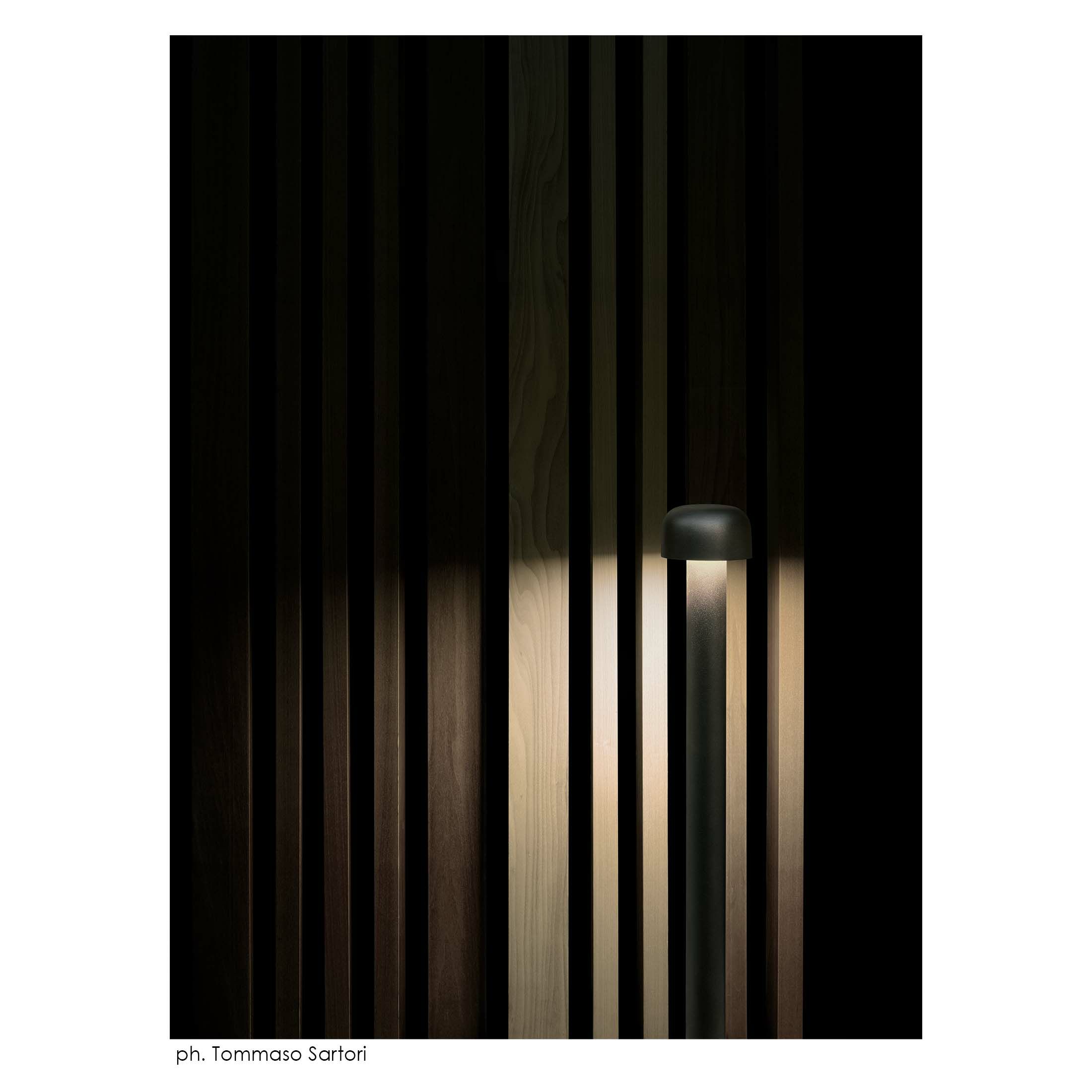 FLOS（フロス） / BELLHOP BOLLARD 850（ベルホップ ボラード） / H380 / 3000K / 全6色 / 庭園灯