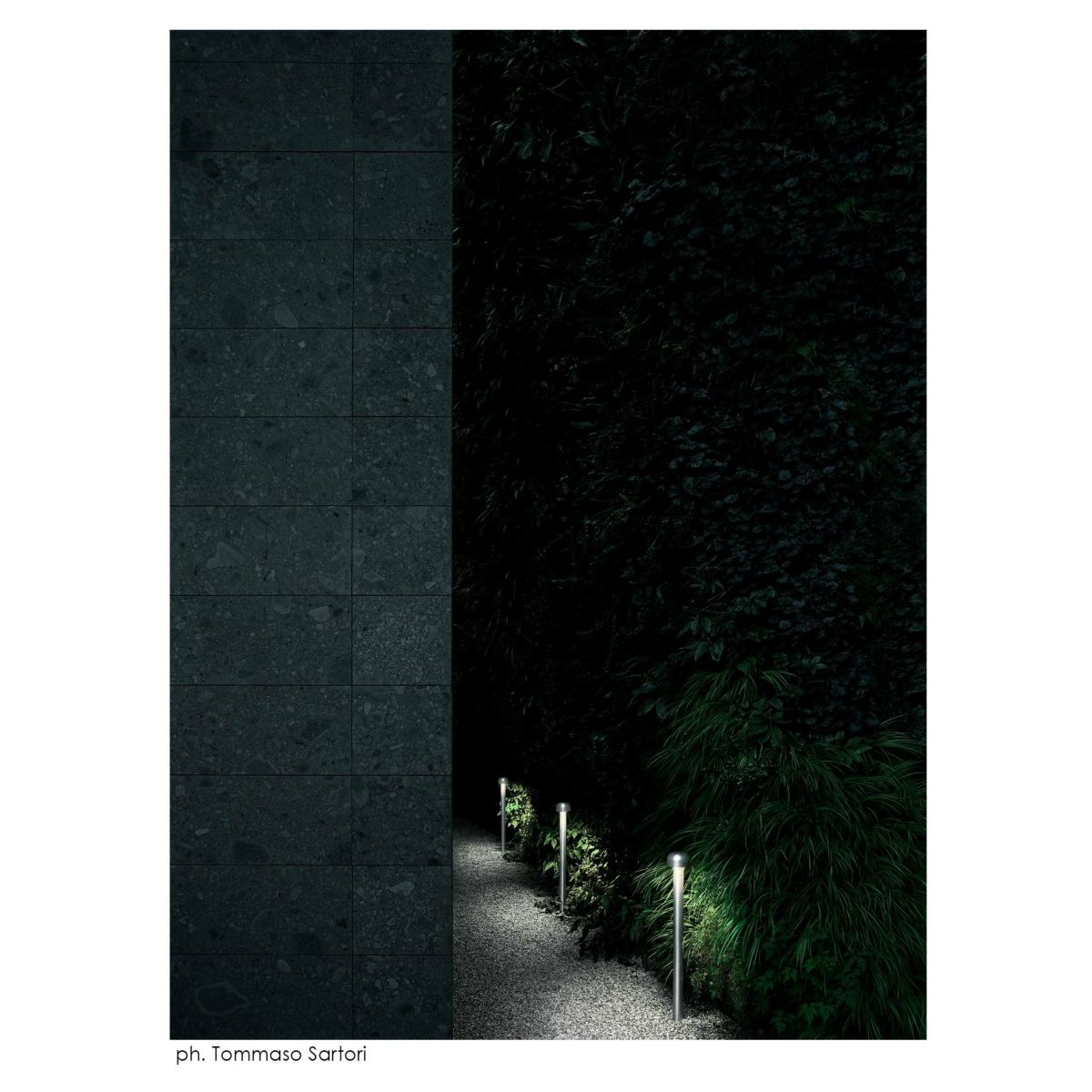 FLOS（フロス） / BELLHOP BOLLARD 850（ベルホップ ボラード） / H380 / 3000K / 全6色 / 庭園灯