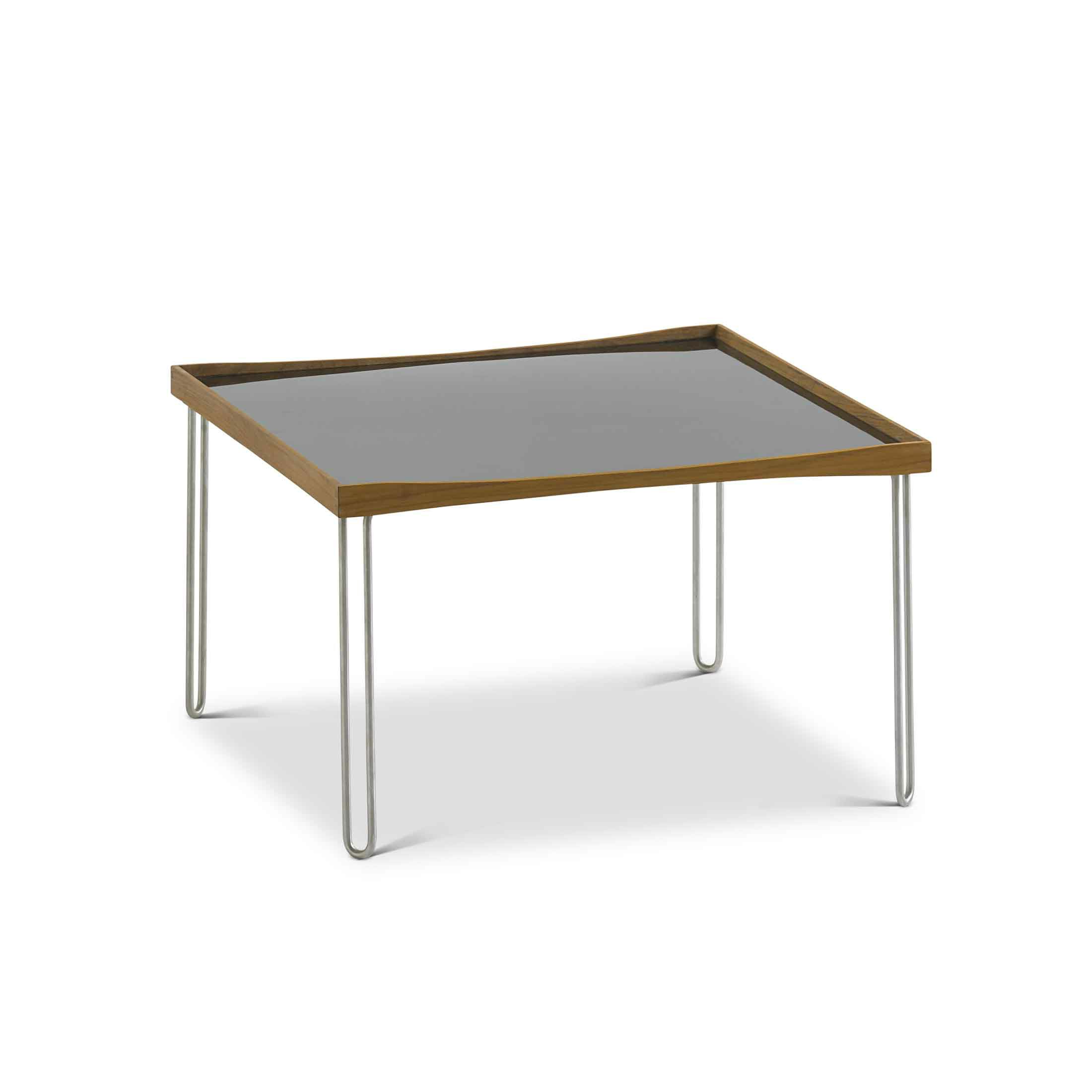 HOUSE OF FINN JUHL（ハウス・オブ・フィンユール） / TRAY TABLE（トレイテーブル） / ウォルナット材・オイル仕上げ・ブラックハイグロスラミネート天板 / サイドテーブル