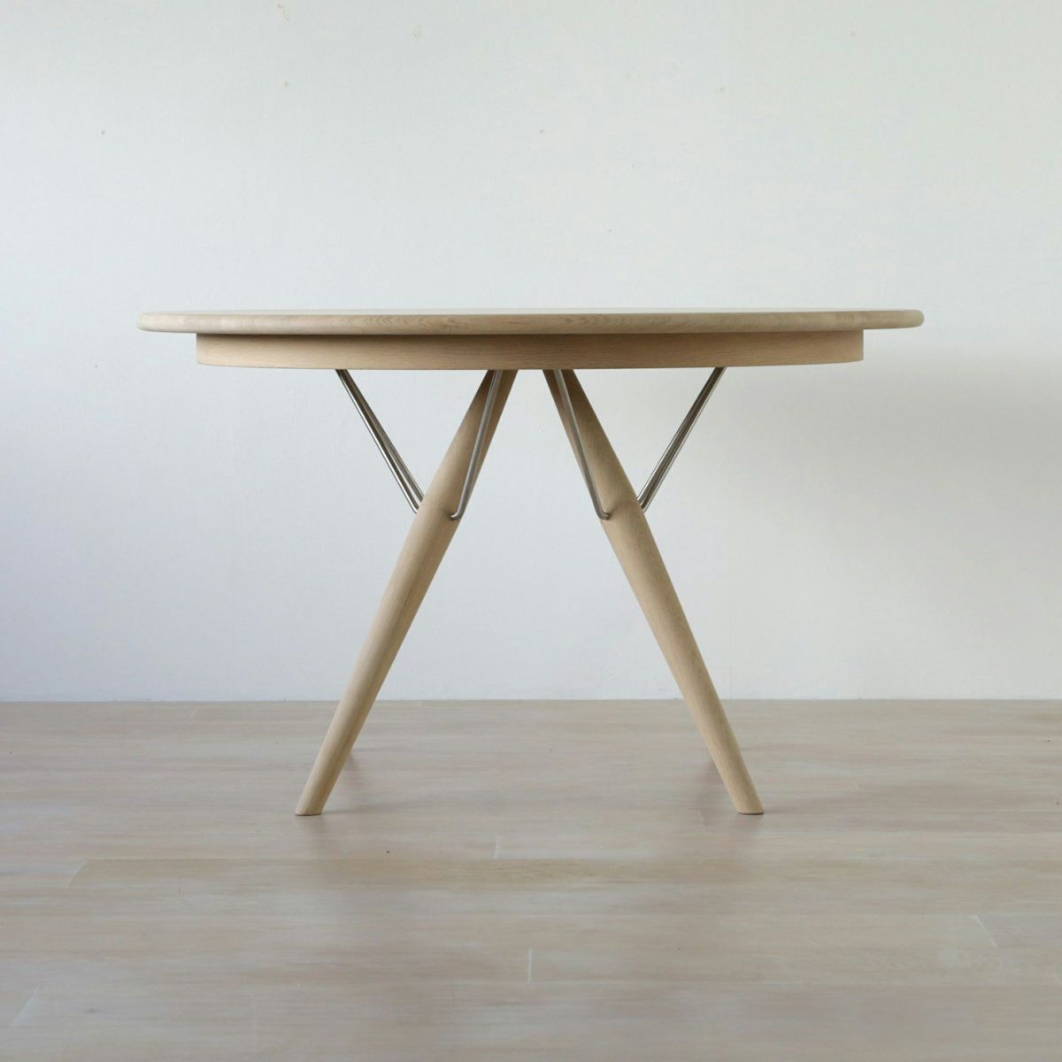 PP Mobler（PPモブラー） / PP75 / オーク材・ソープ仕上げ / Φ120 / テーブル / 伸長板取付不可