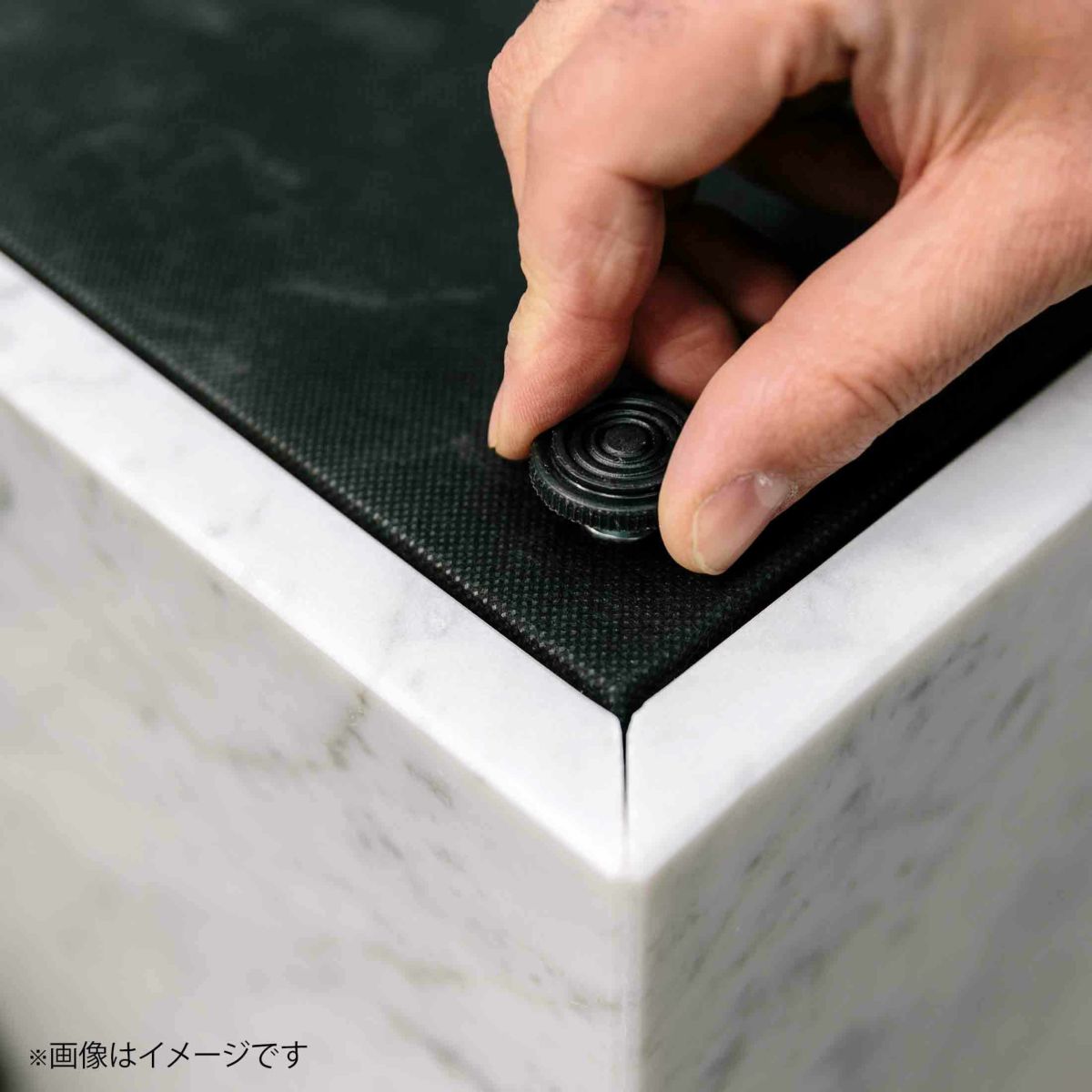 Audo Copenhagen（オドー・コペンハーゲン） / PLINTH TALL（プリンス トール） / 大理石 / 全6色 / テーブル