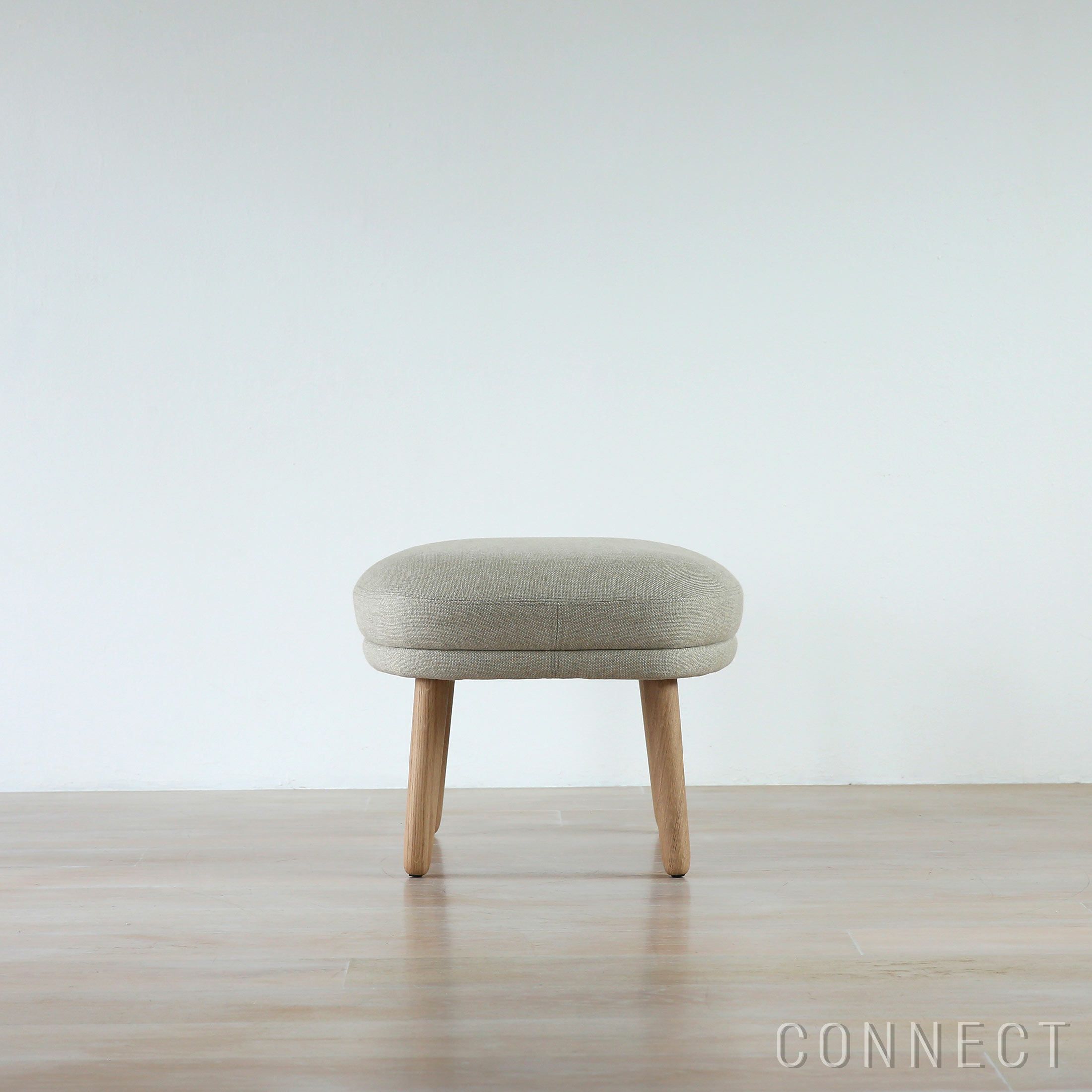 FRITZ HANSEN（フリッツ・ハンセン） / FRI FOOT STOOL（フリチェア用フットスツール） / ウッドベース / Sunniva（スニバ）233 ライトベージュ×Moss（モス）0019